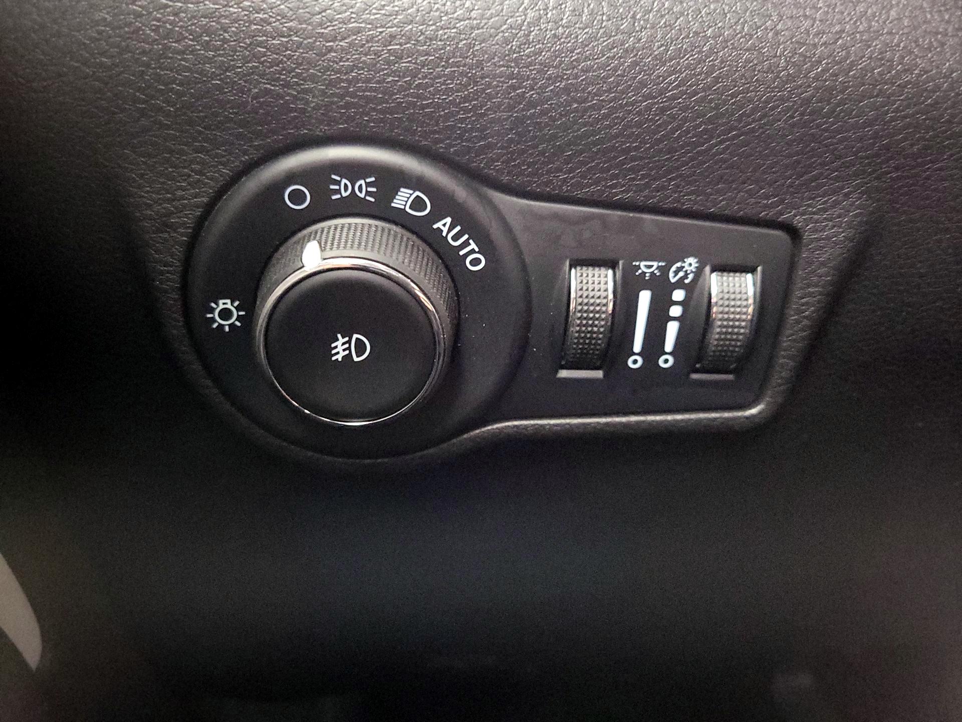 Thumbnail: 2022 Jeep Compass - 13