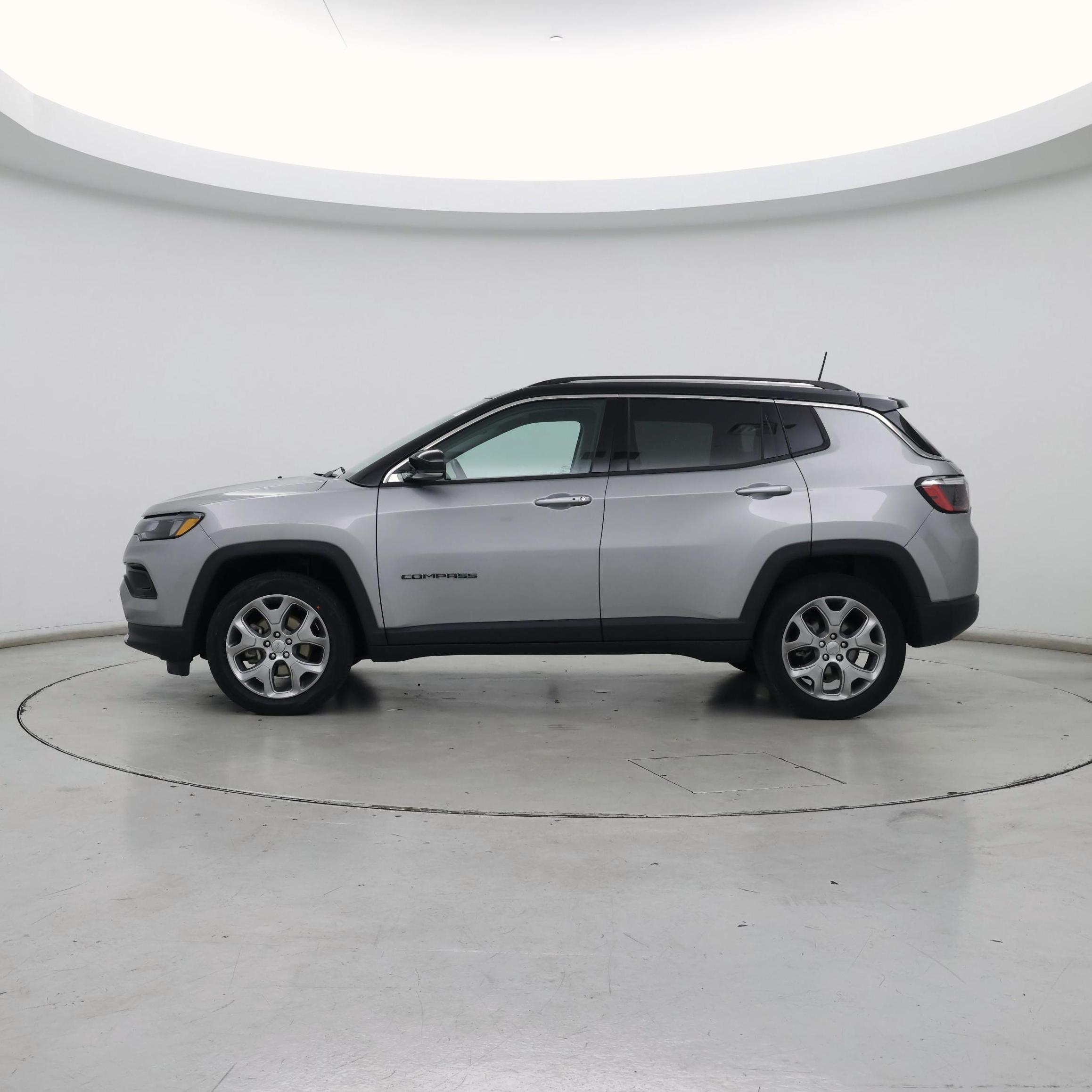 Thumbnail: 2022 Jeep Compass - 3