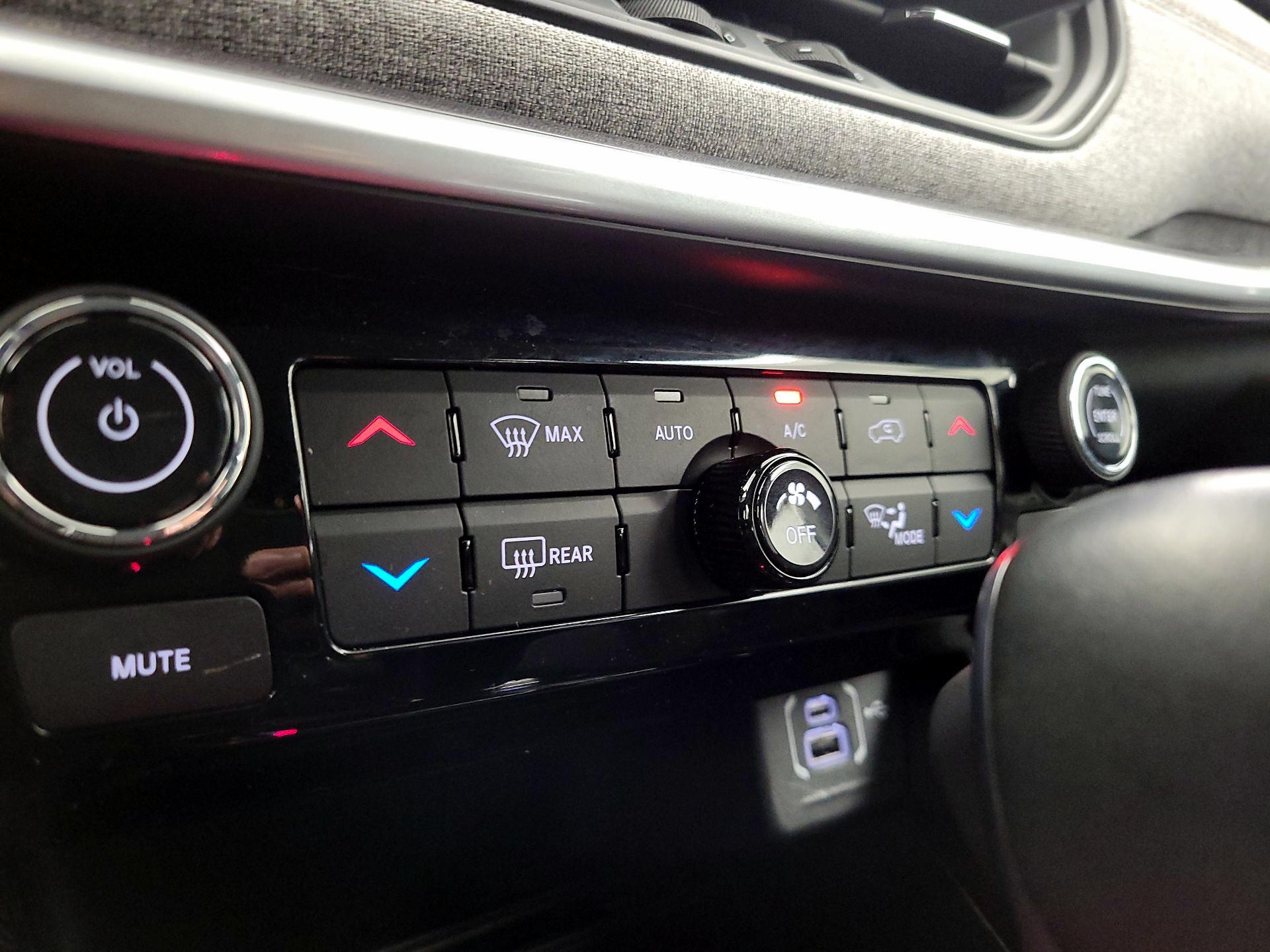 Thumbnail: 2022 Jeep Compass - 16