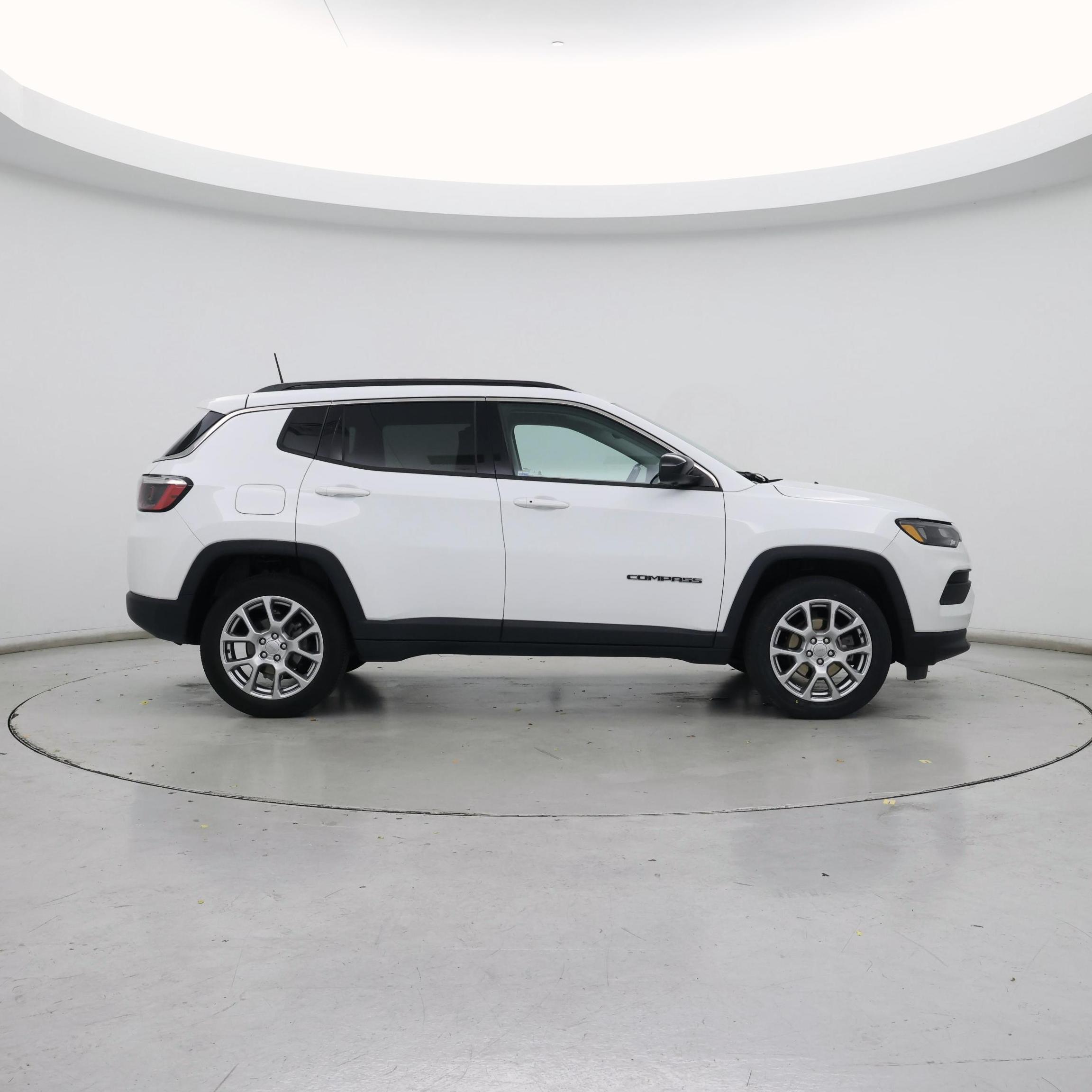 Thumbnail: 2022 Jeep Compass - 7