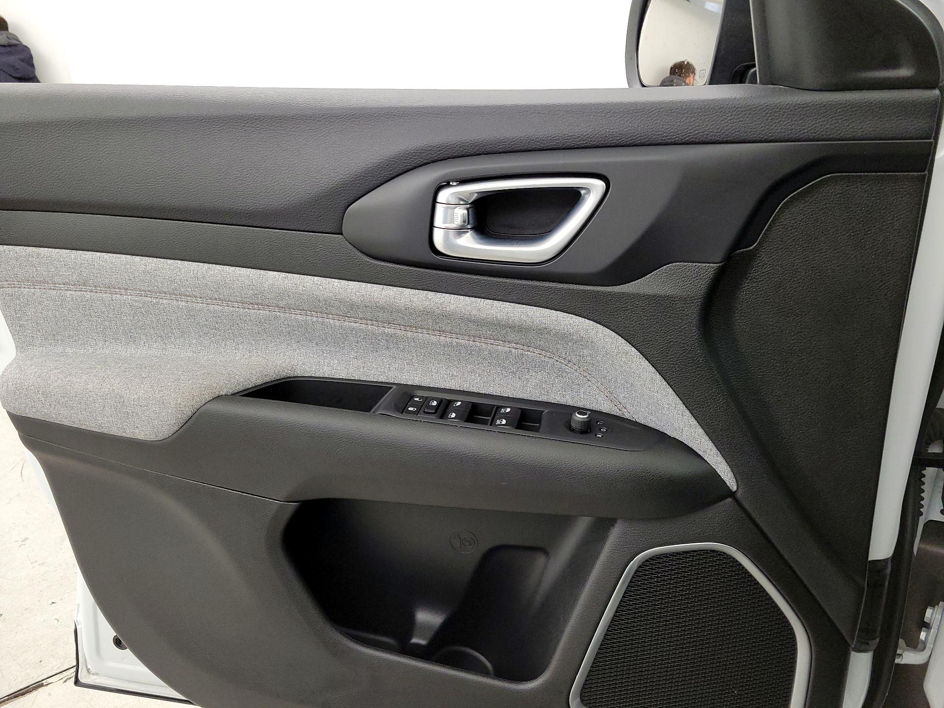 Thumbnail: 2023 Jeep Compass - 12