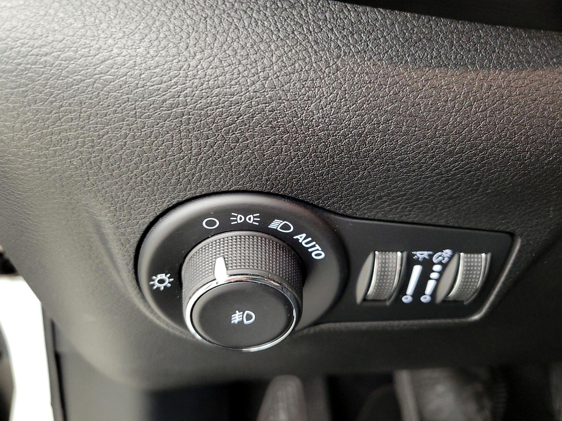 Thumbnail: 2023 Jeep Compass - 13