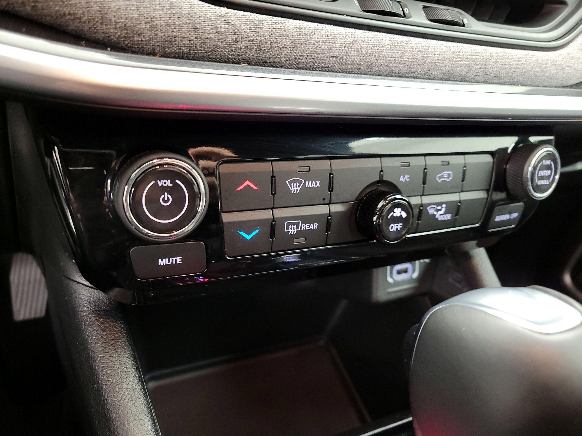 Thumbnail: 2023 Jeep Compass - 16