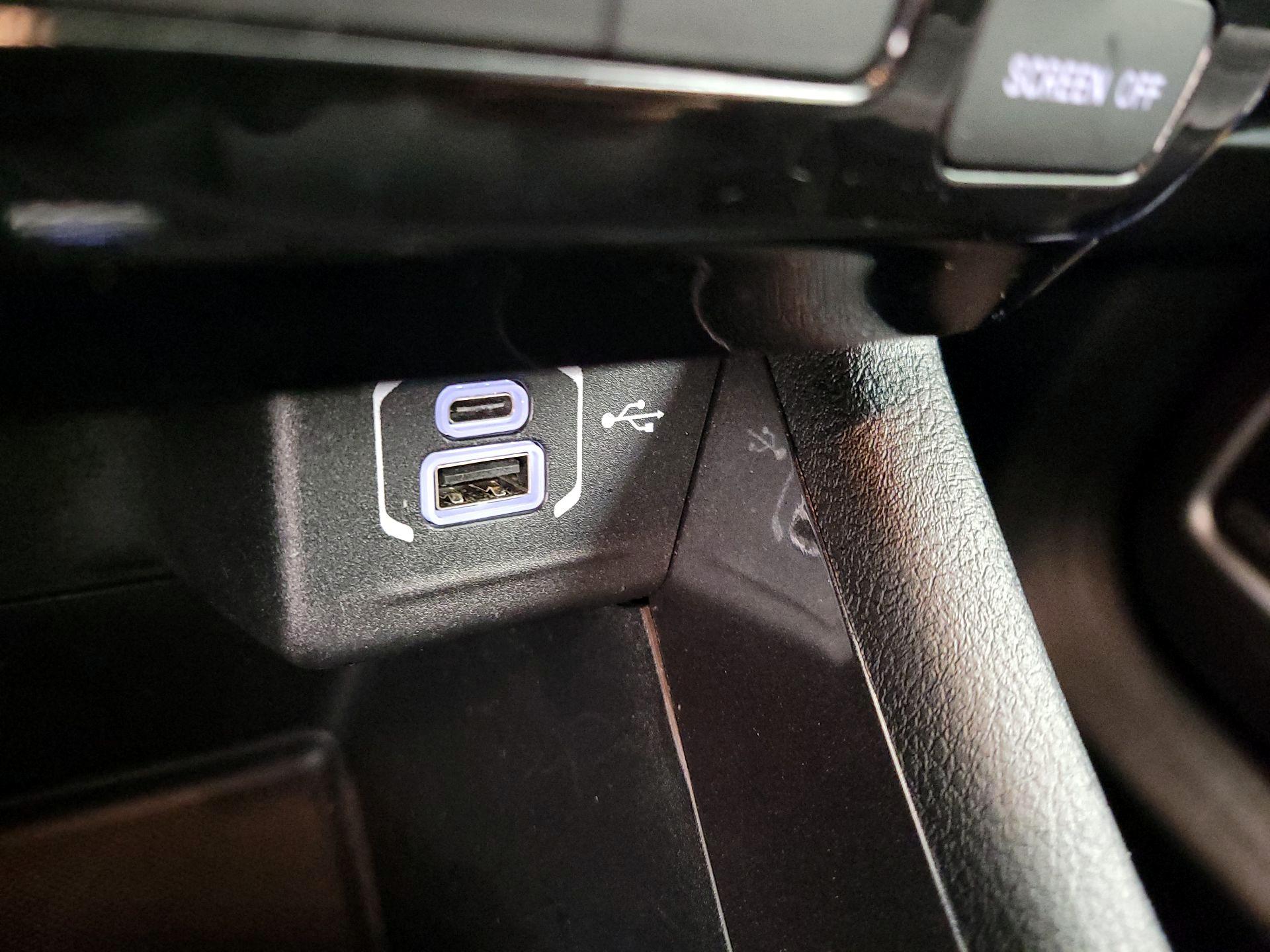 Thumbnail: 2023 Jeep Compass - 18