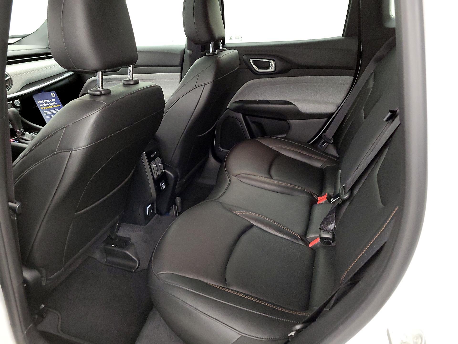 Thumbnail: 2023 Jeep Compass - 20