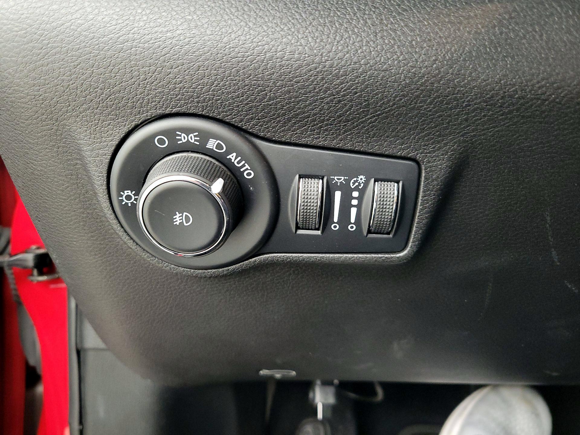 Thumbnail: 2023 Jeep Compass - 13