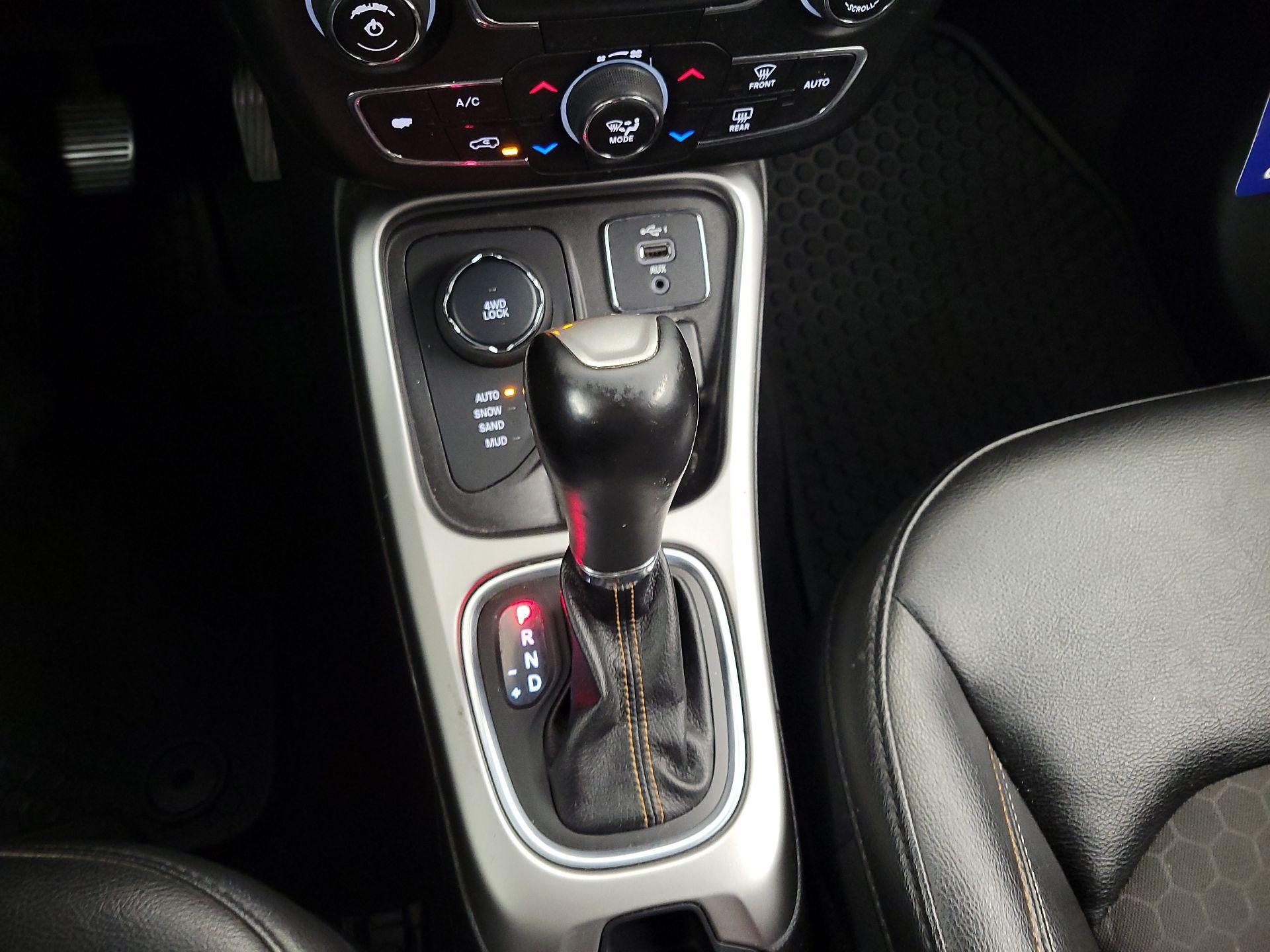 Thumbnail: 2020 Jeep Compass - 17