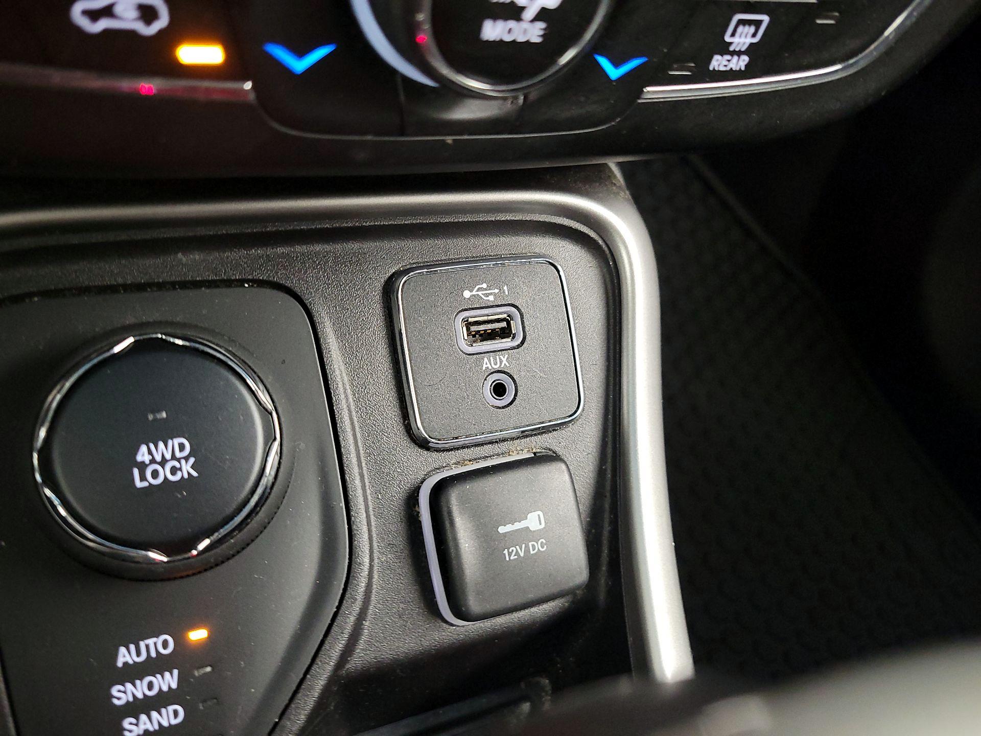 Thumbnail: 2020 Jeep Compass - 18