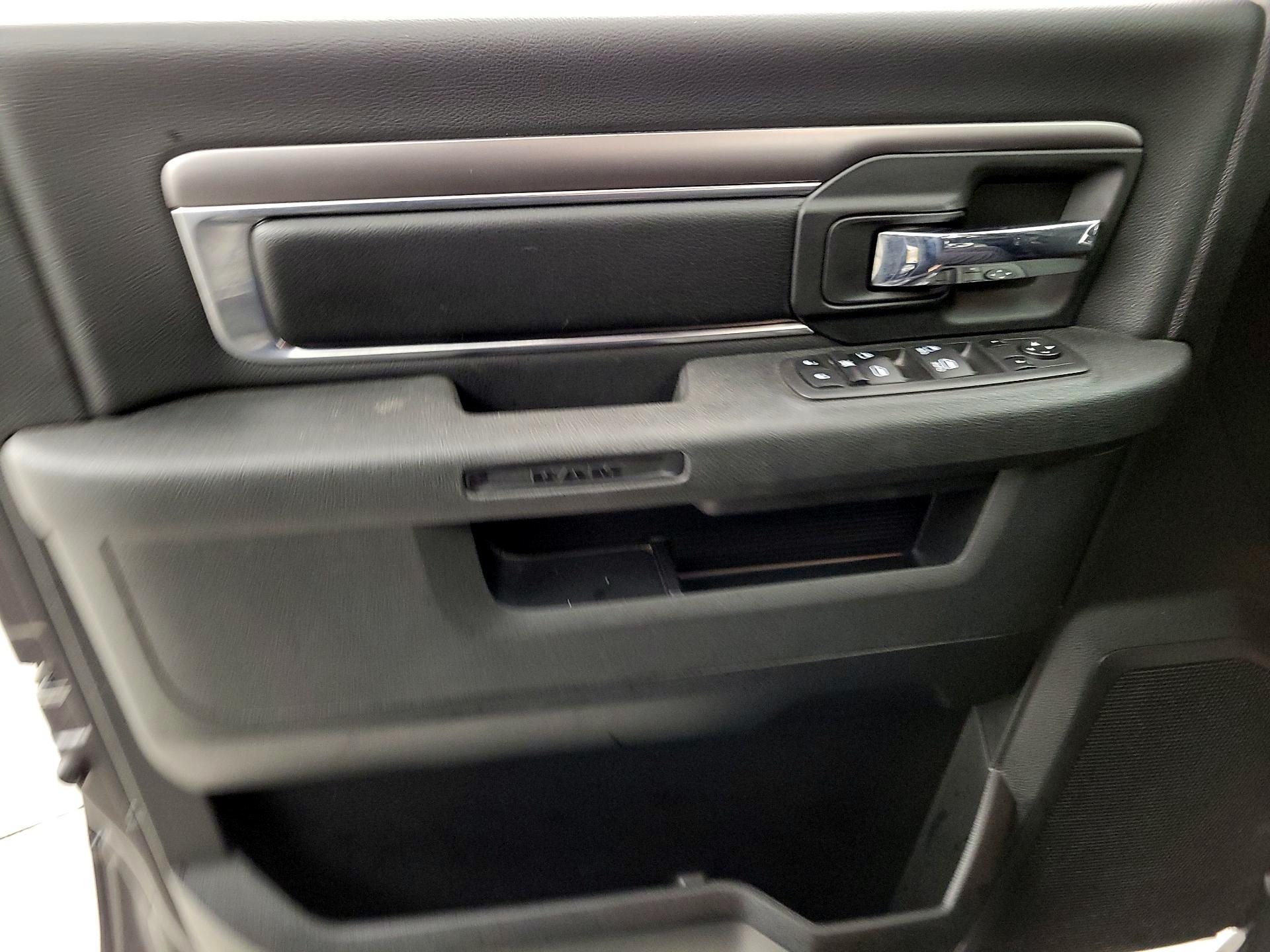 Thumbnail: 2022 RAM 1500 Classic - 12