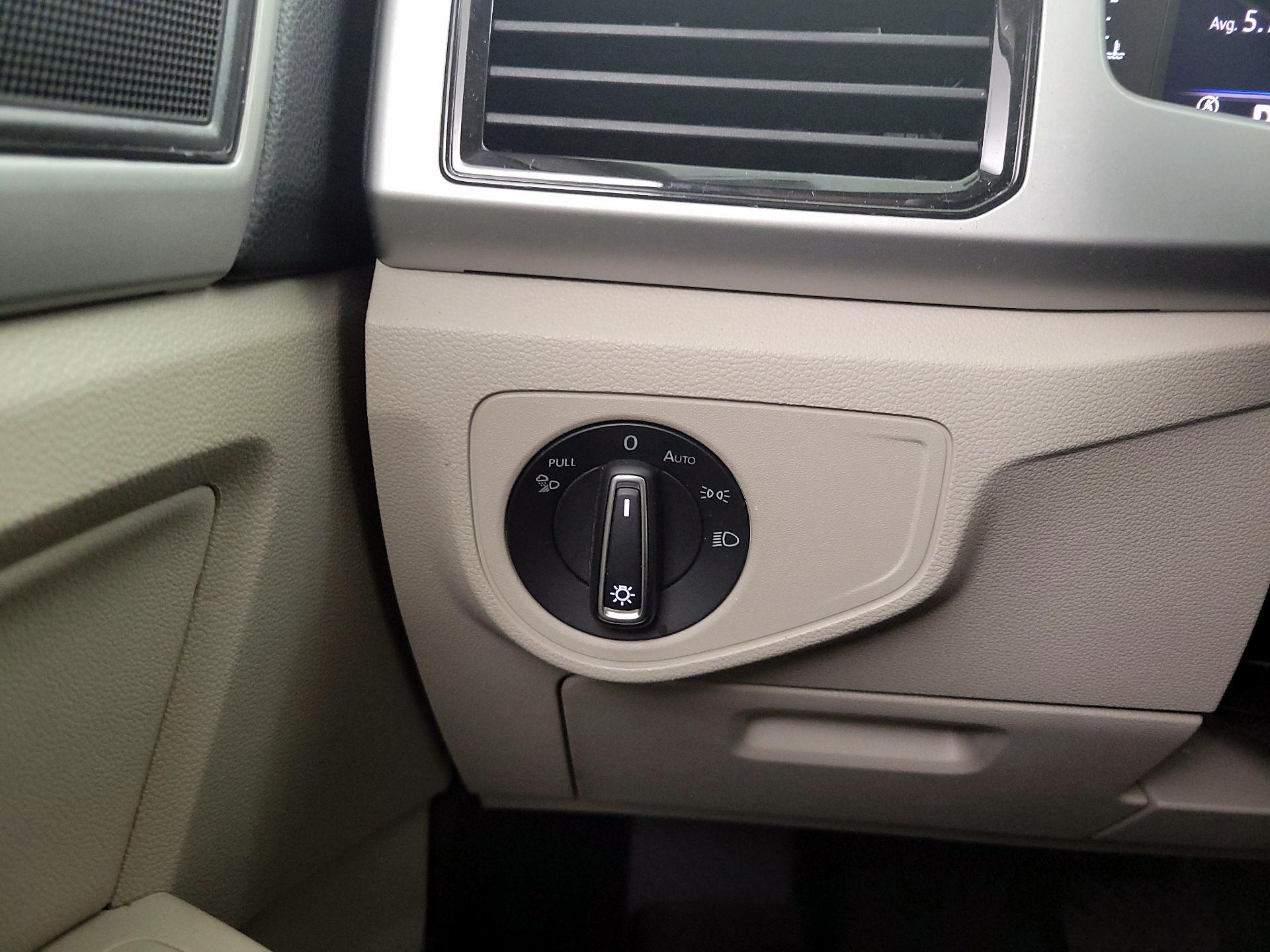 Thumbnail: 2022 Volkswagen Atlas - 13