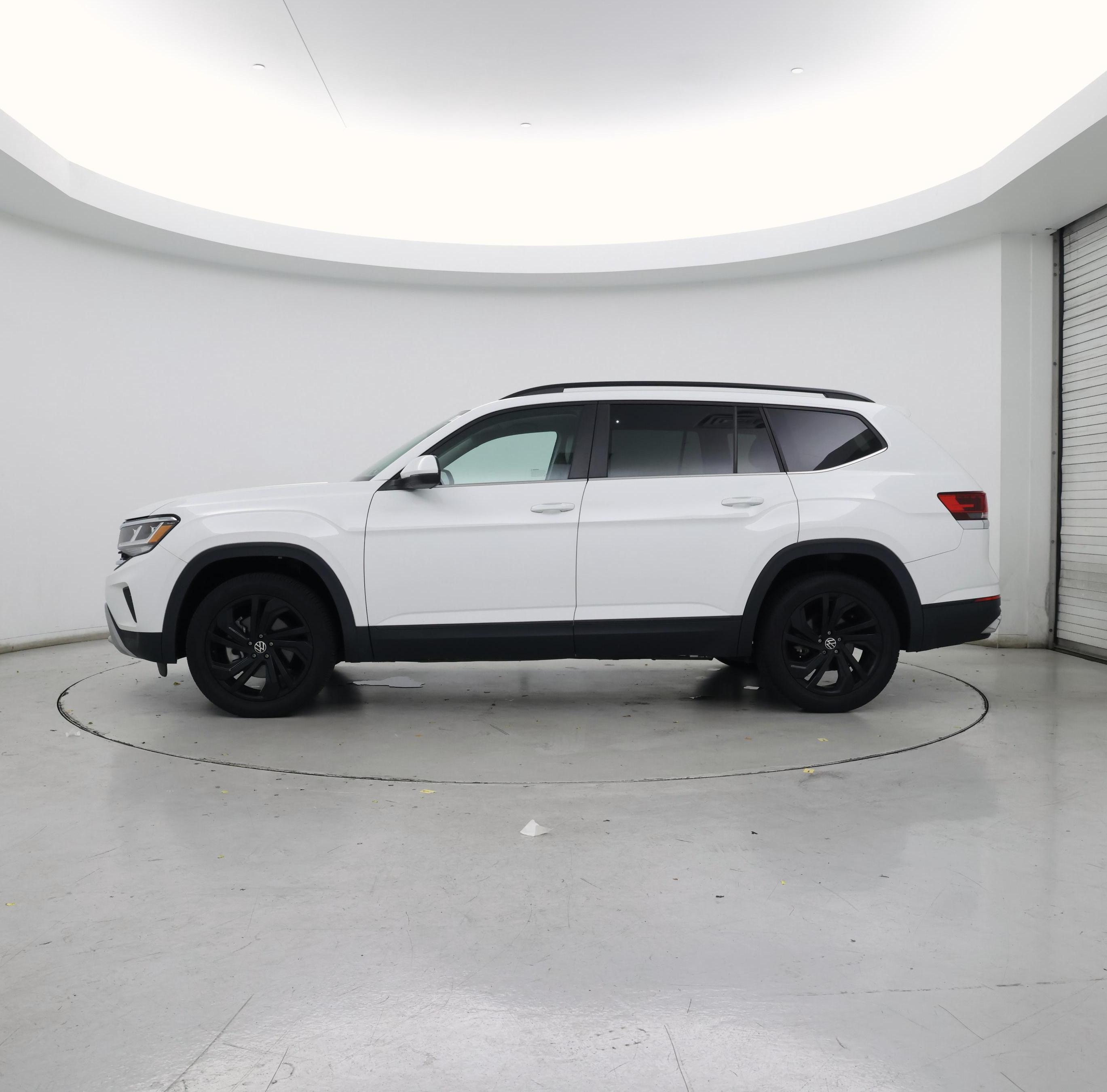 Thumbnail: 2022 Volkswagen Atlas - 3