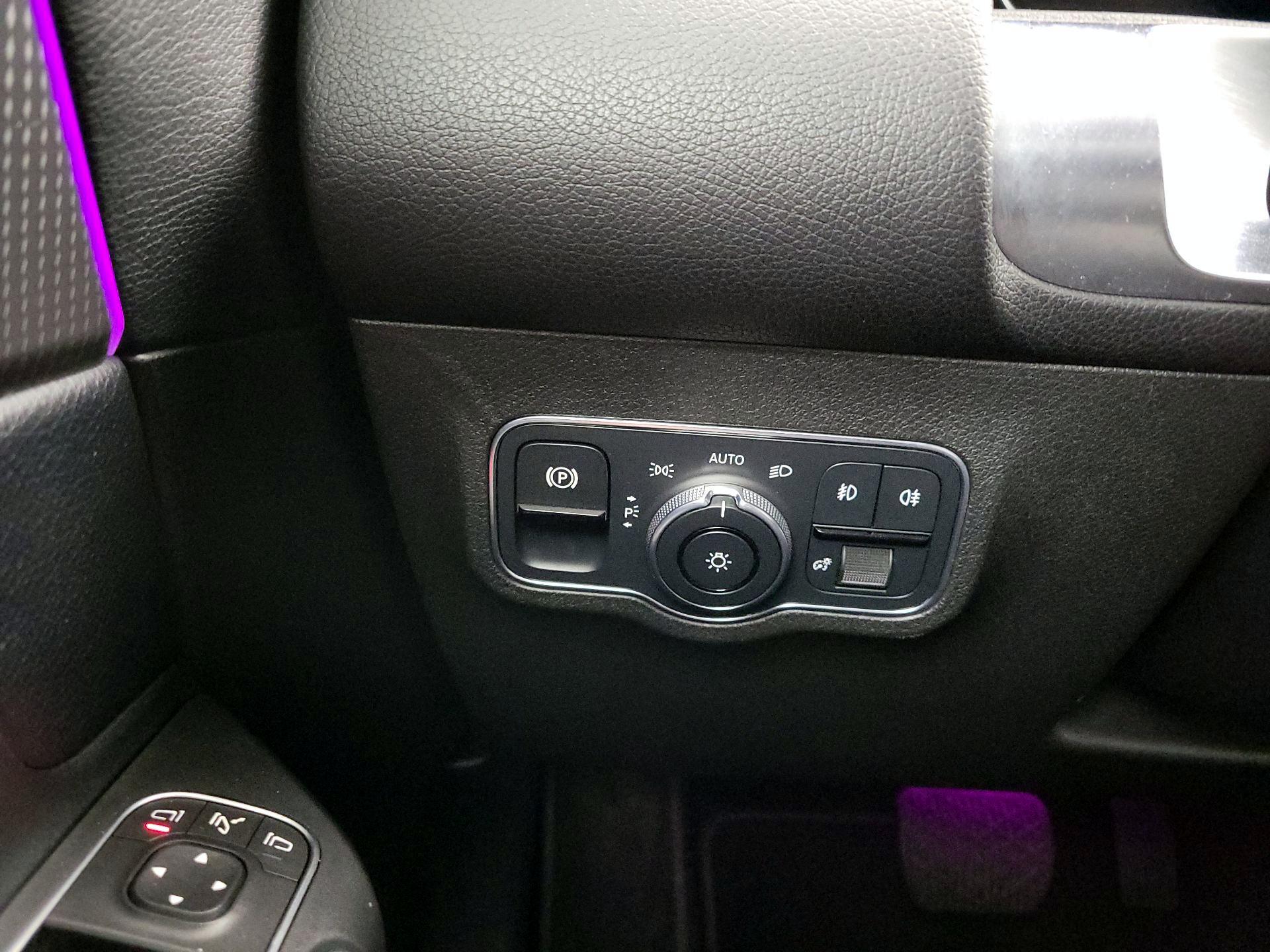 Thumbnail: 2020 Mercedes-Benz GLB - 13