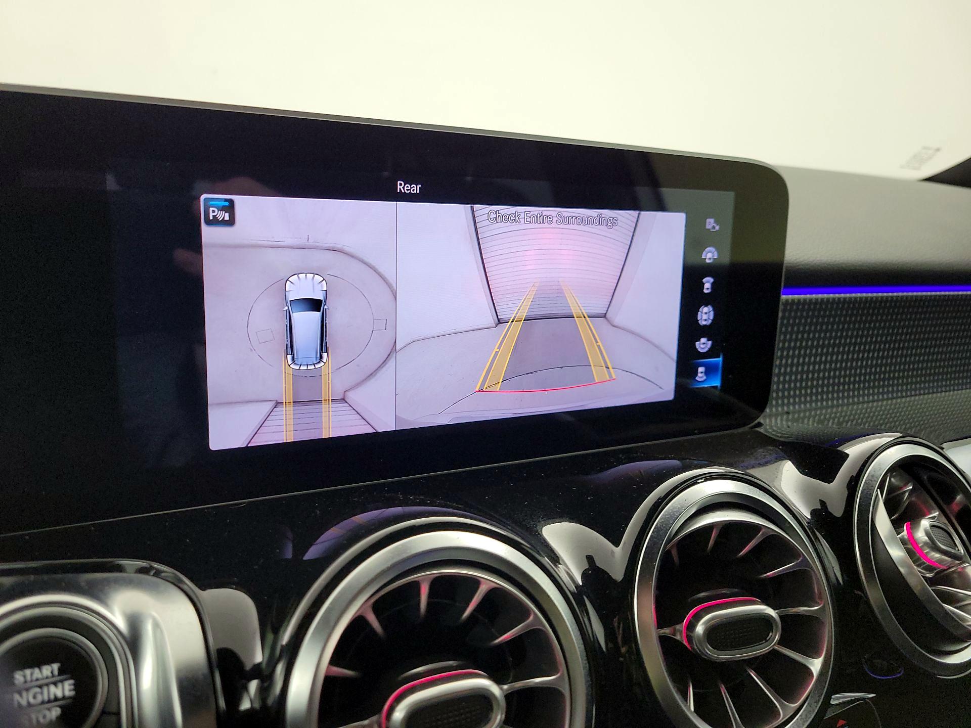 Thumbnail: 2020 Mercedes-Benz GLB - 14