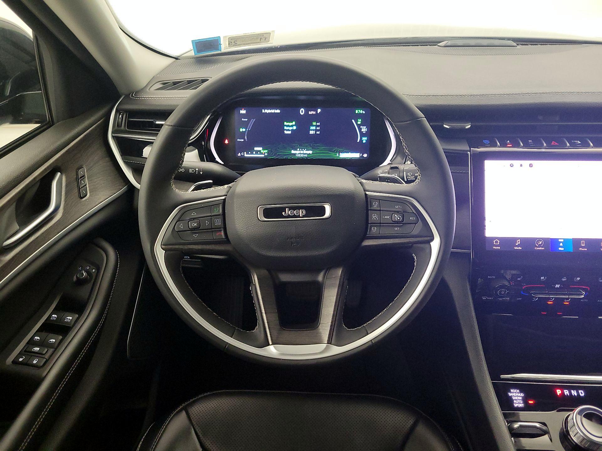 Thumbnail: 2023 Jeep Grand Cherokee - 10