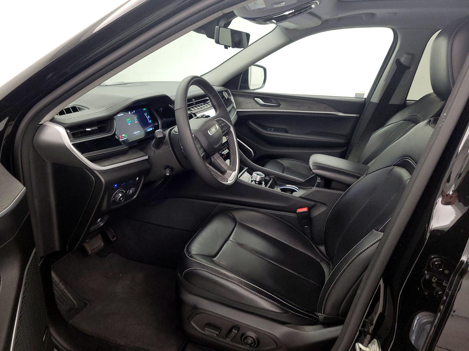 Thumbnail: 2023 Jeep Grand Cherokee - 11