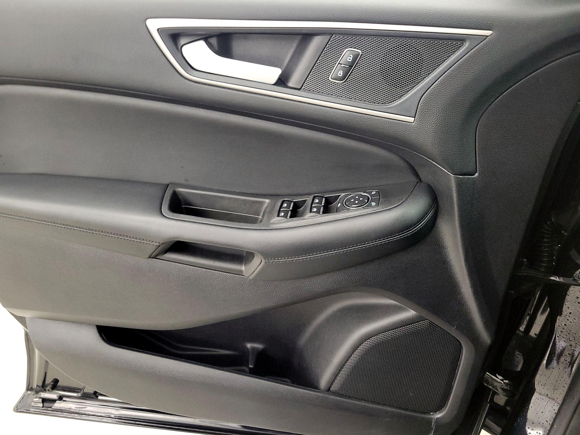 Thumbnail: 2021 Ford Edge - 12