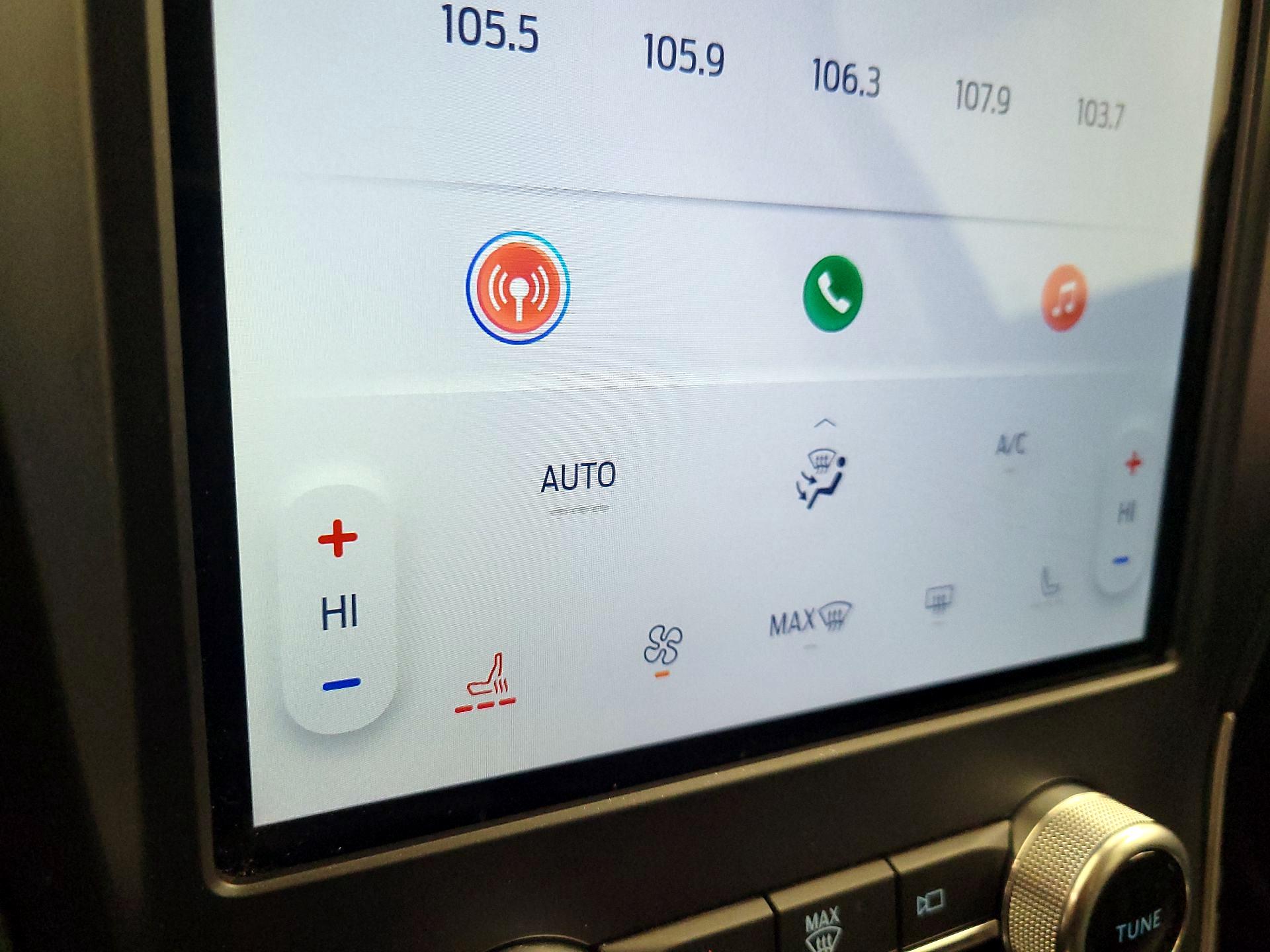 Thumbnail: 2021 Ford Edge - 16