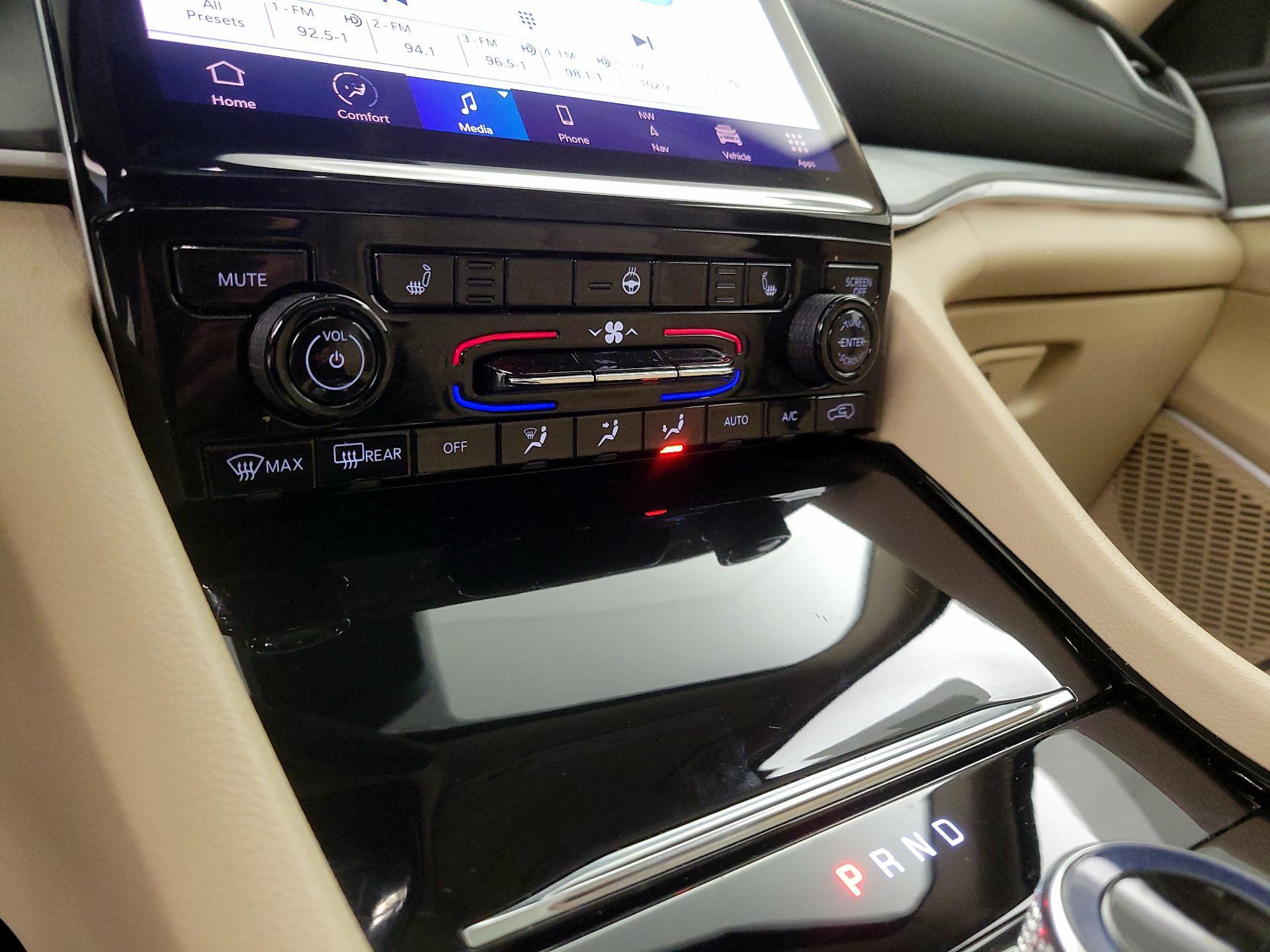 Thumbnail: 2022 Jeep Grand Cherokee L - 17