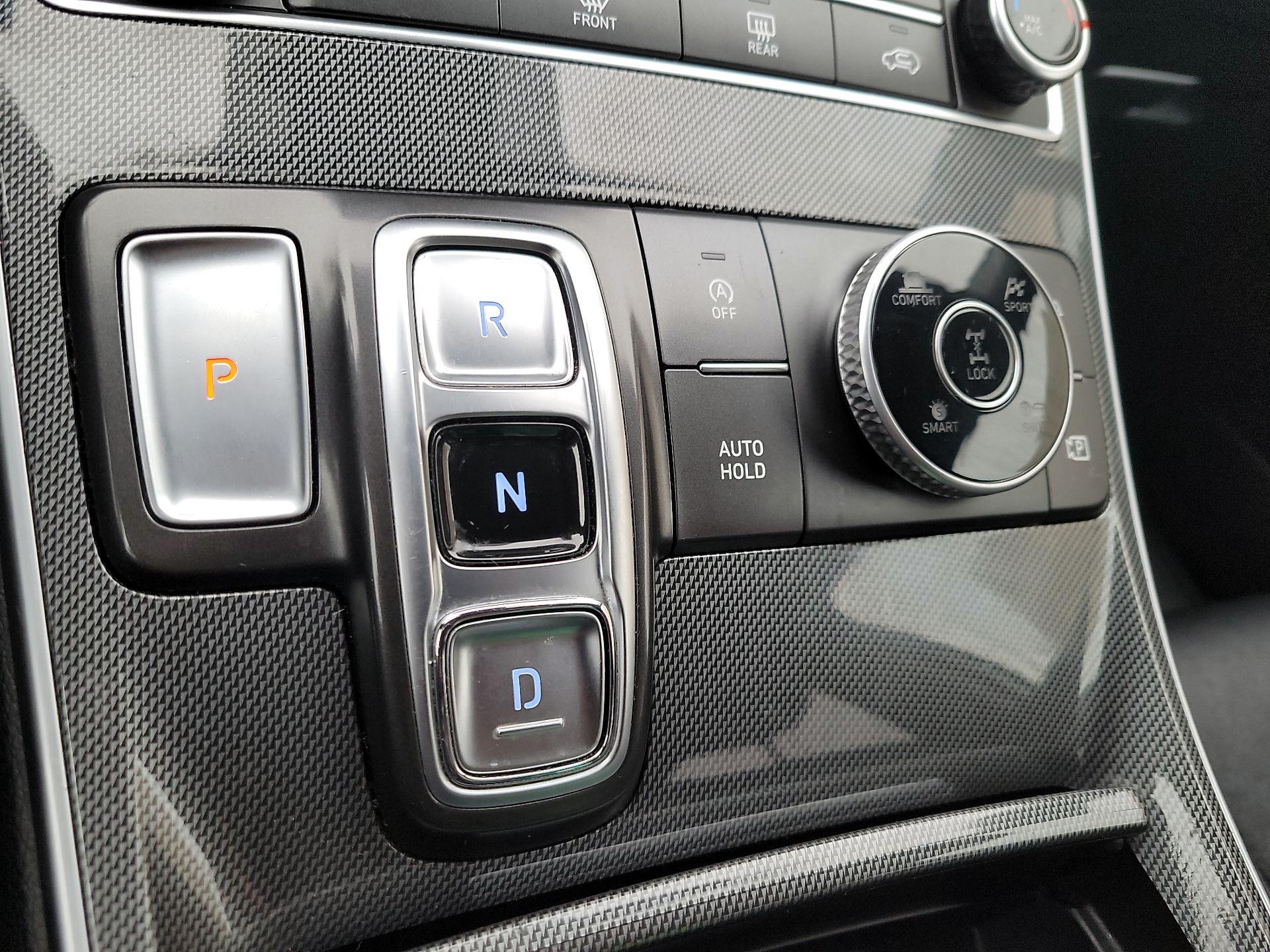 Thumbnail: 2022 Hyundai Santa Fe - 17