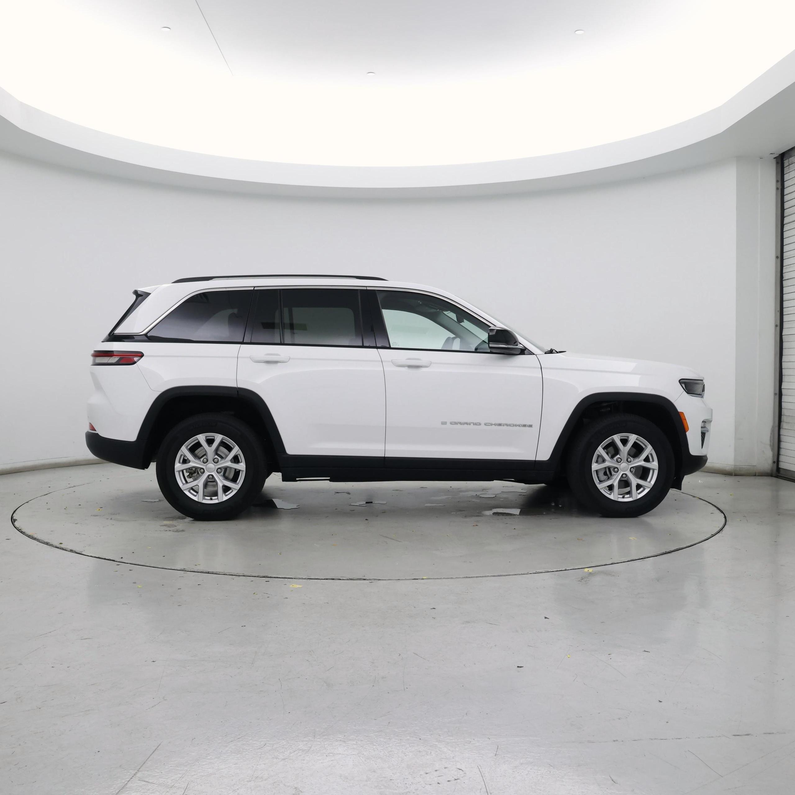 Thumbnail: 2023 Jeep Grand Cherokee - 7