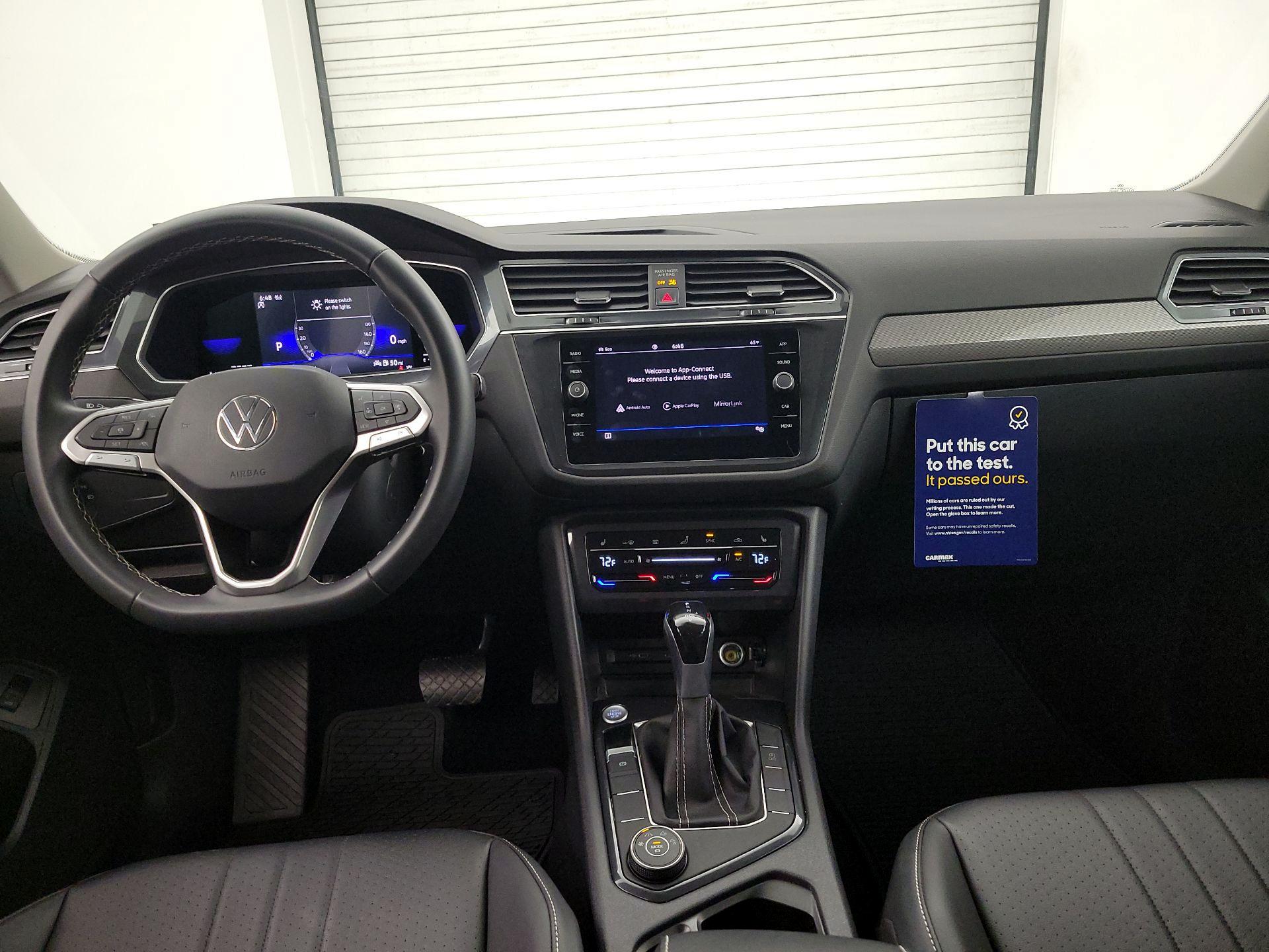 Thumbnail: 2022 Volkswagen Tiguan - 9