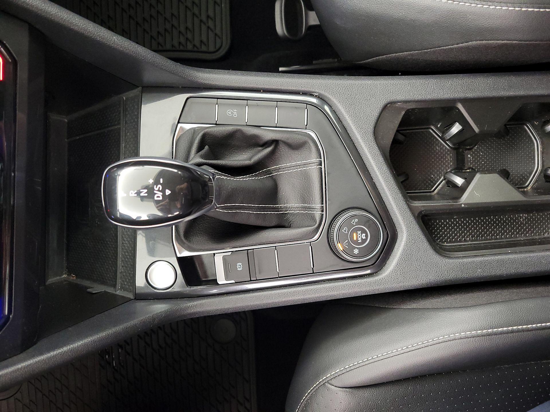 Thumbnail: 2022 Volkswagen Tiguan - 17