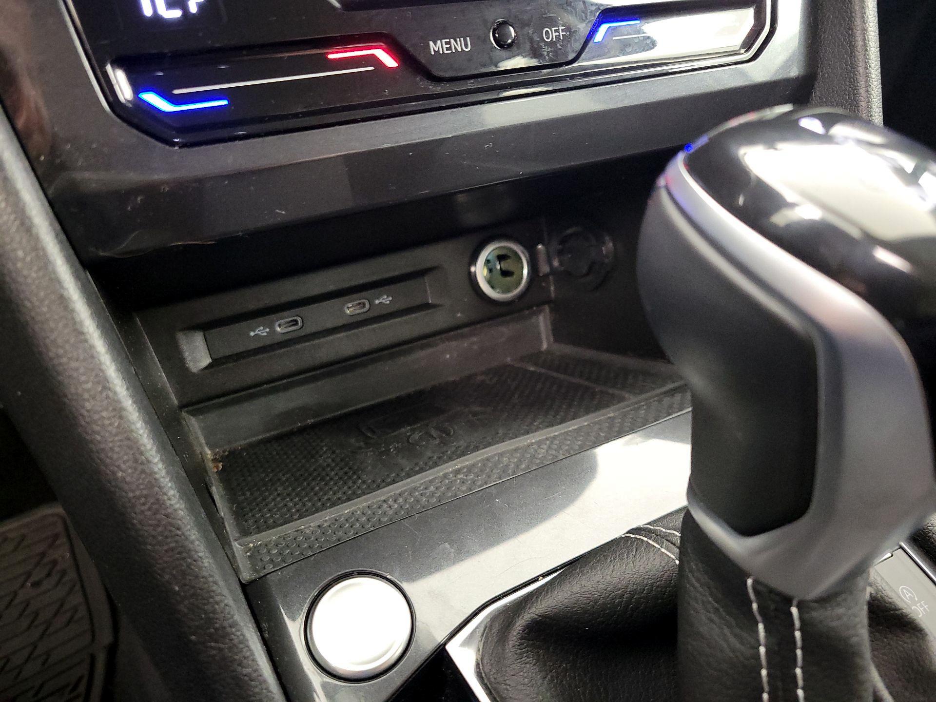 Thumbnail: 2022 Volkswagen Tiguan - 18