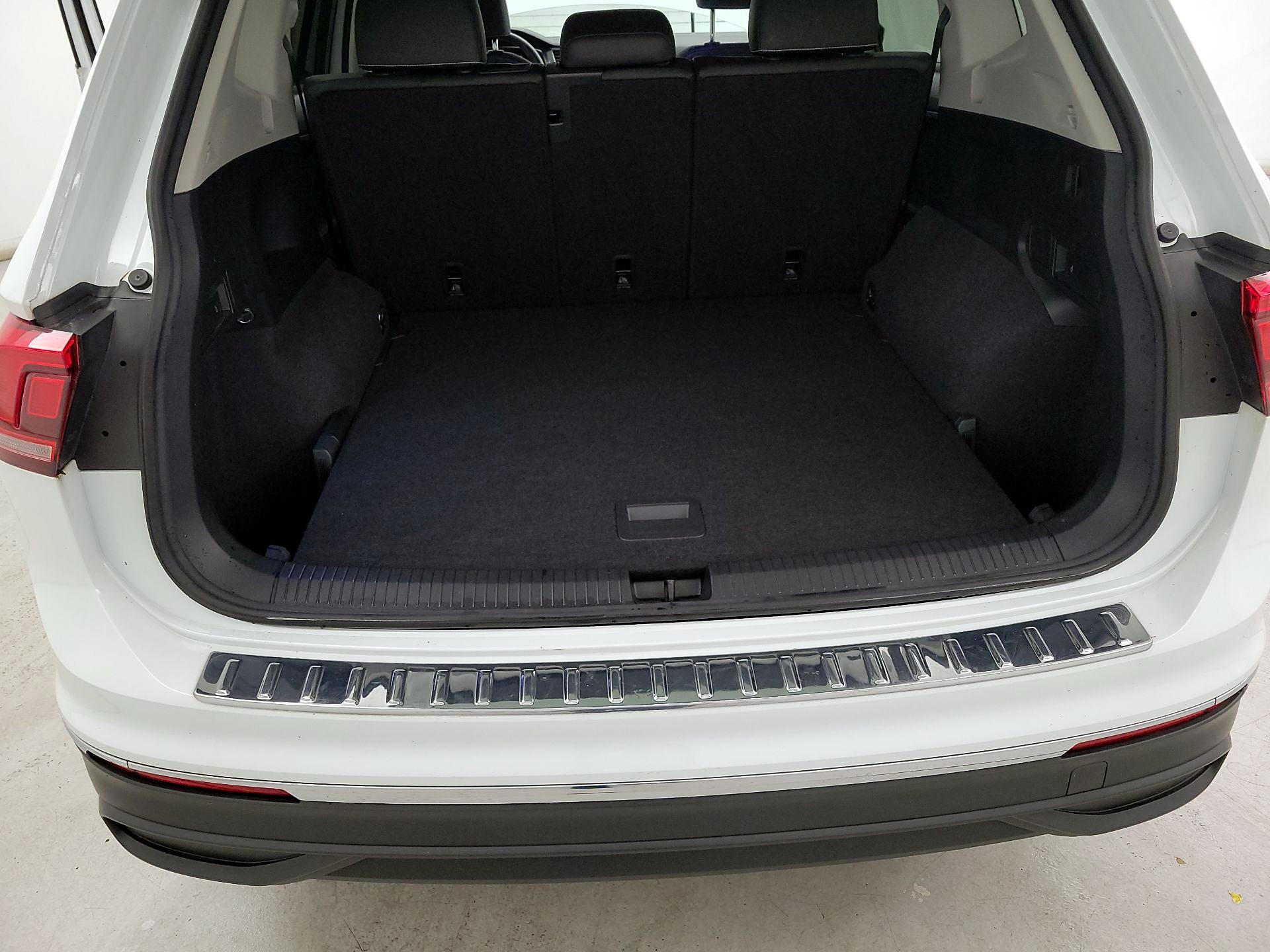 Thumbnail: 2022 Volkswagen Tiguan - 20