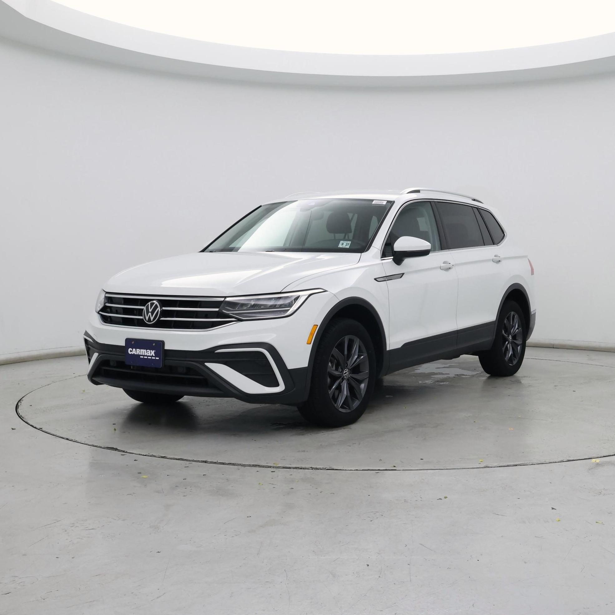 Thumbnail: 2022 Volkswagen Tiguan - 4