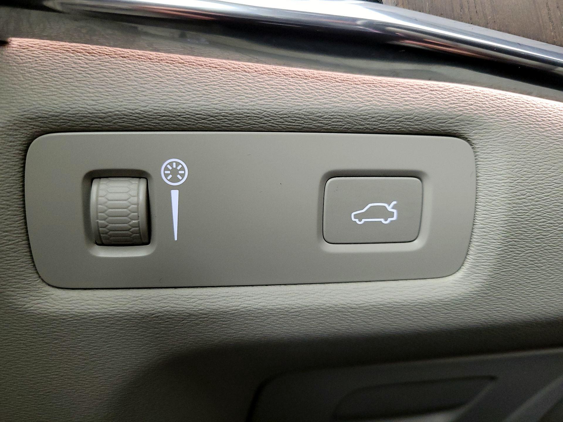 Thumbnail: 2022 Volvo S90 - 13