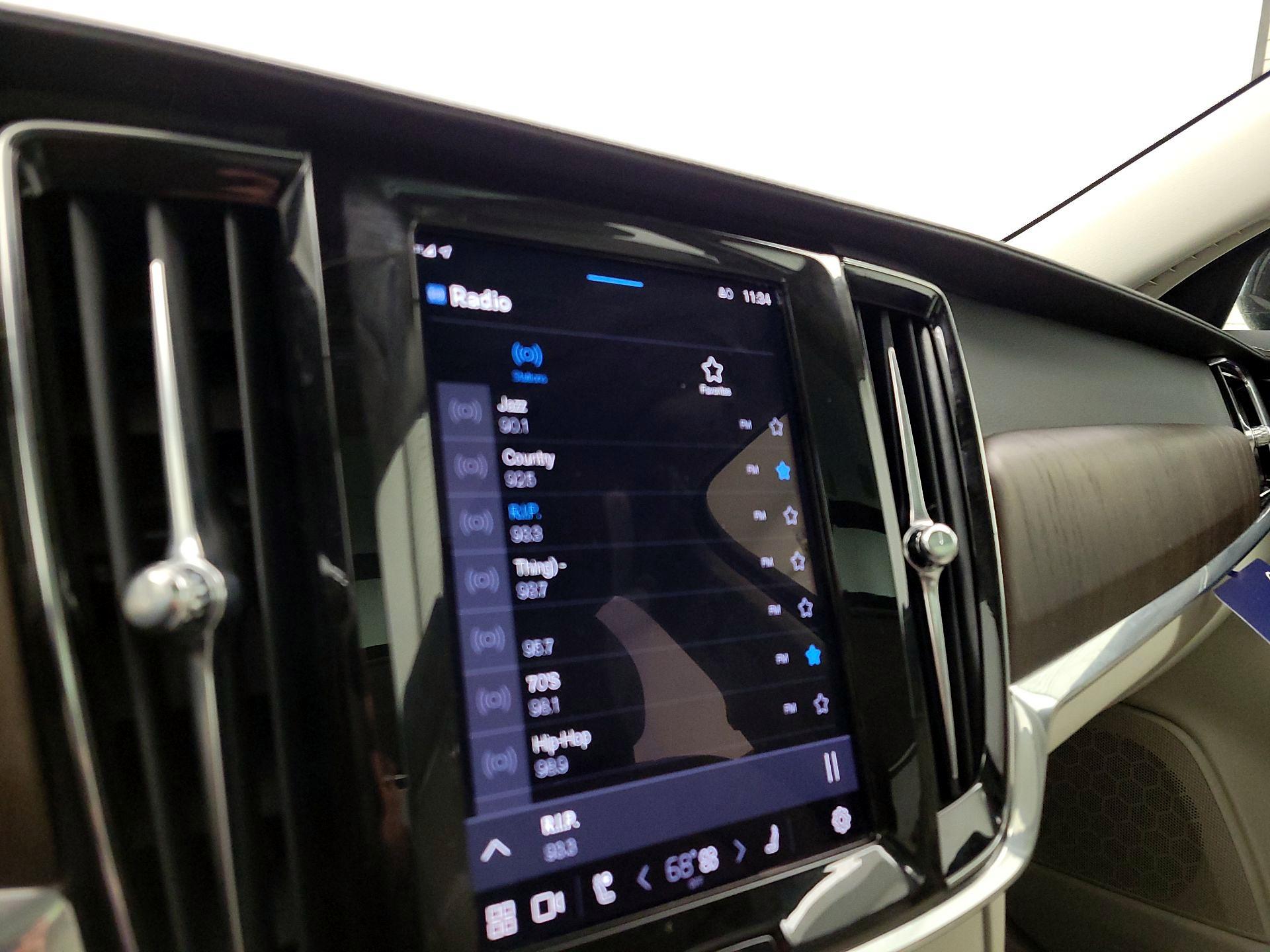 Thumbnail: 2022 Volvo S90 - 16