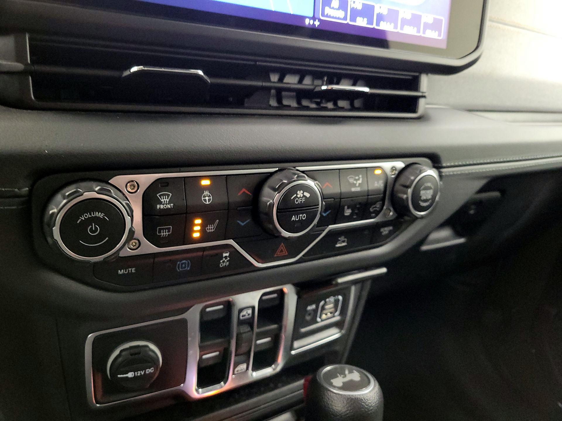 Thumbnail: 2024 Jeep Wrangler - 17