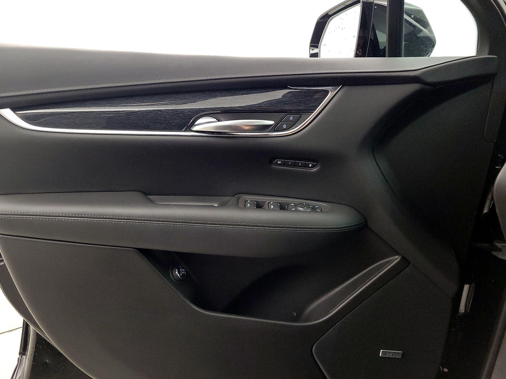 Thumbnail: 2022 Cadillac XT5 - 12