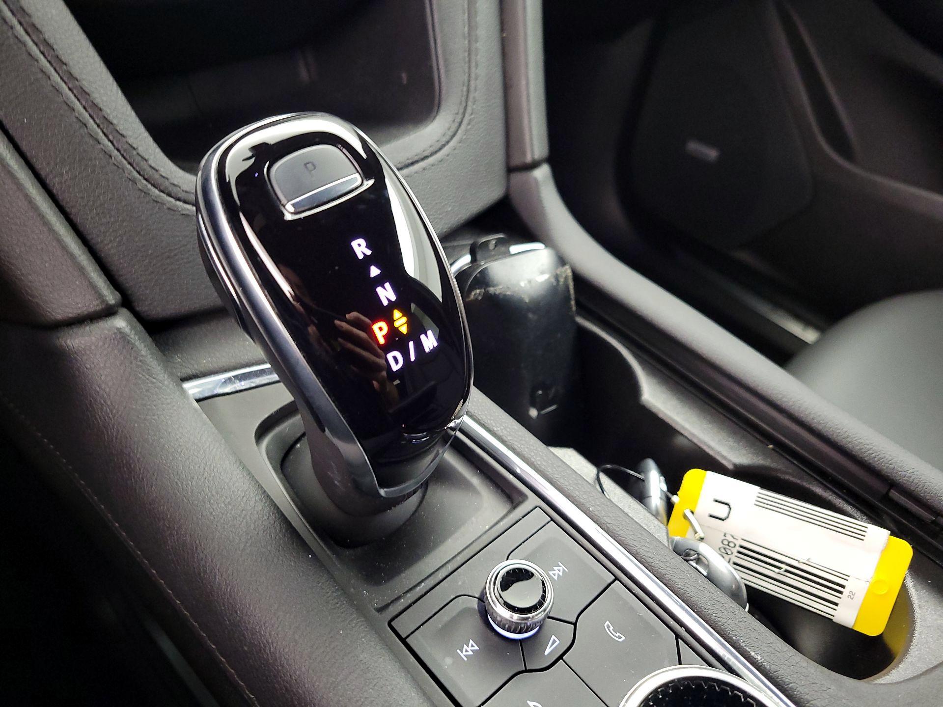 Thumbnail: 2022 Cadillac XT5 - 17