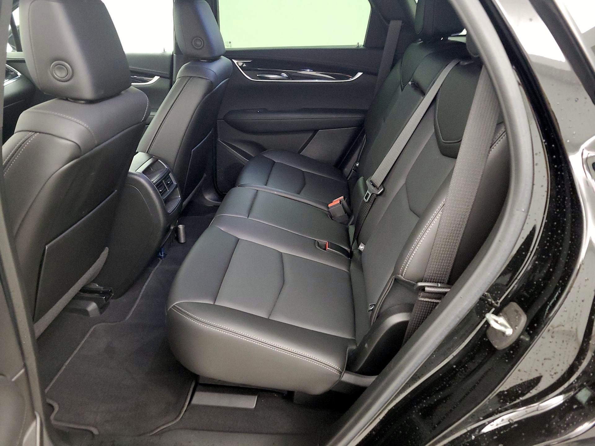 Thumbnail: 2022 Cadillac XT5 - 19