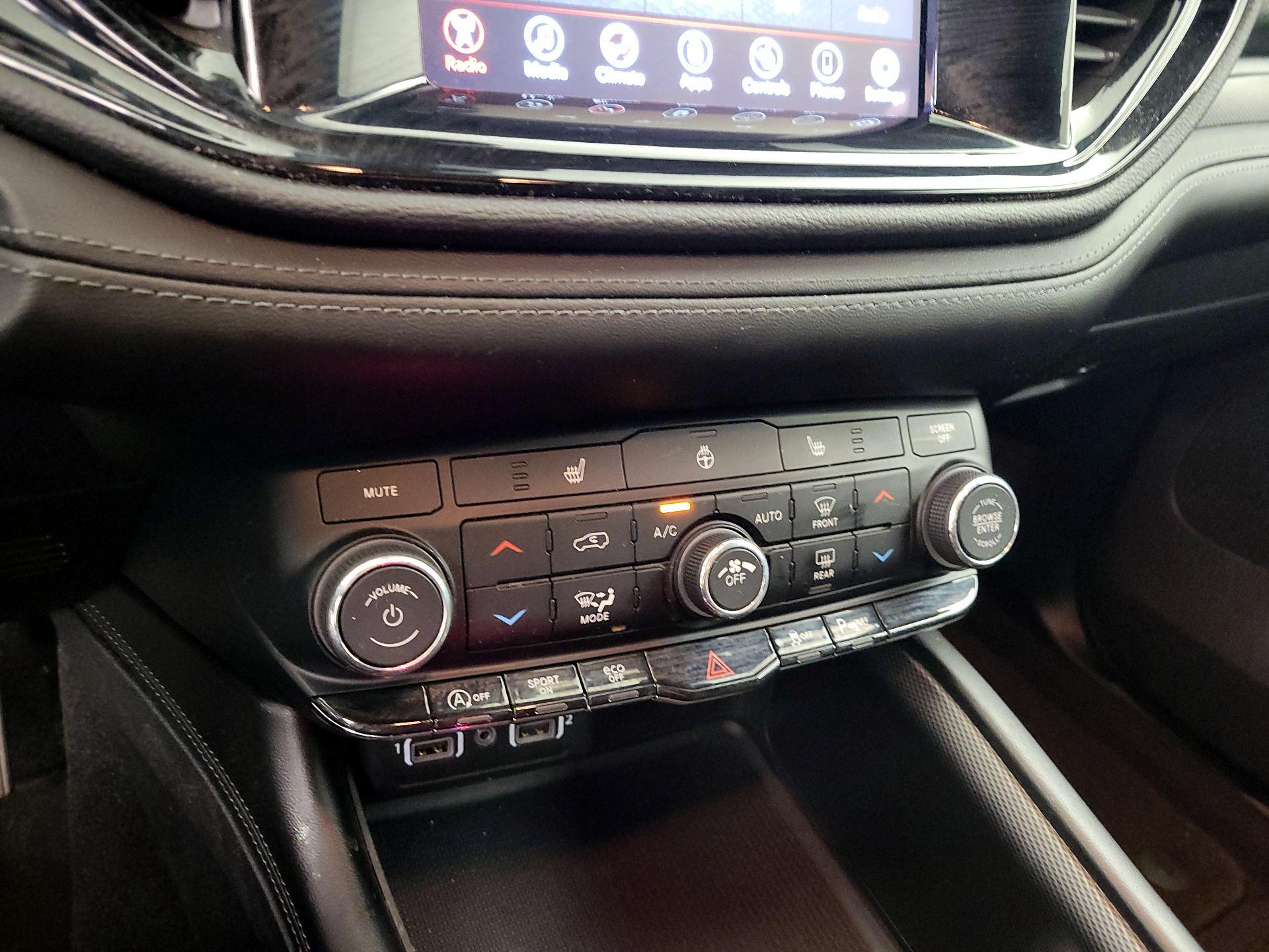 Thumbnail: 2022 Dodge Durango - 16