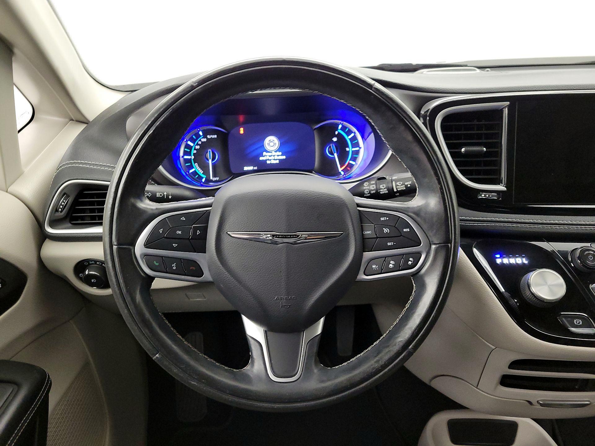 Thumbnail: 2022 Chrysler Pacifica - 10