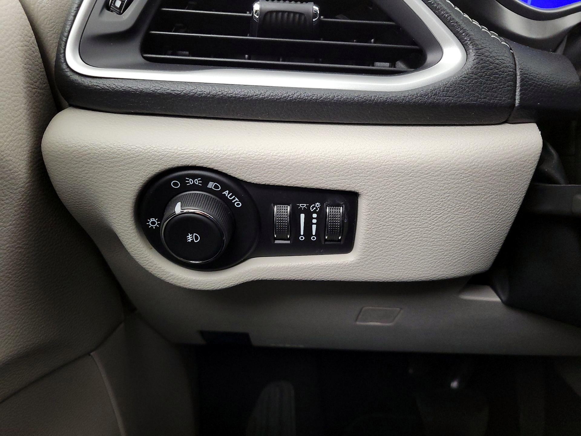 Thumbnail: 2022 Chrysler Pacifica - 13