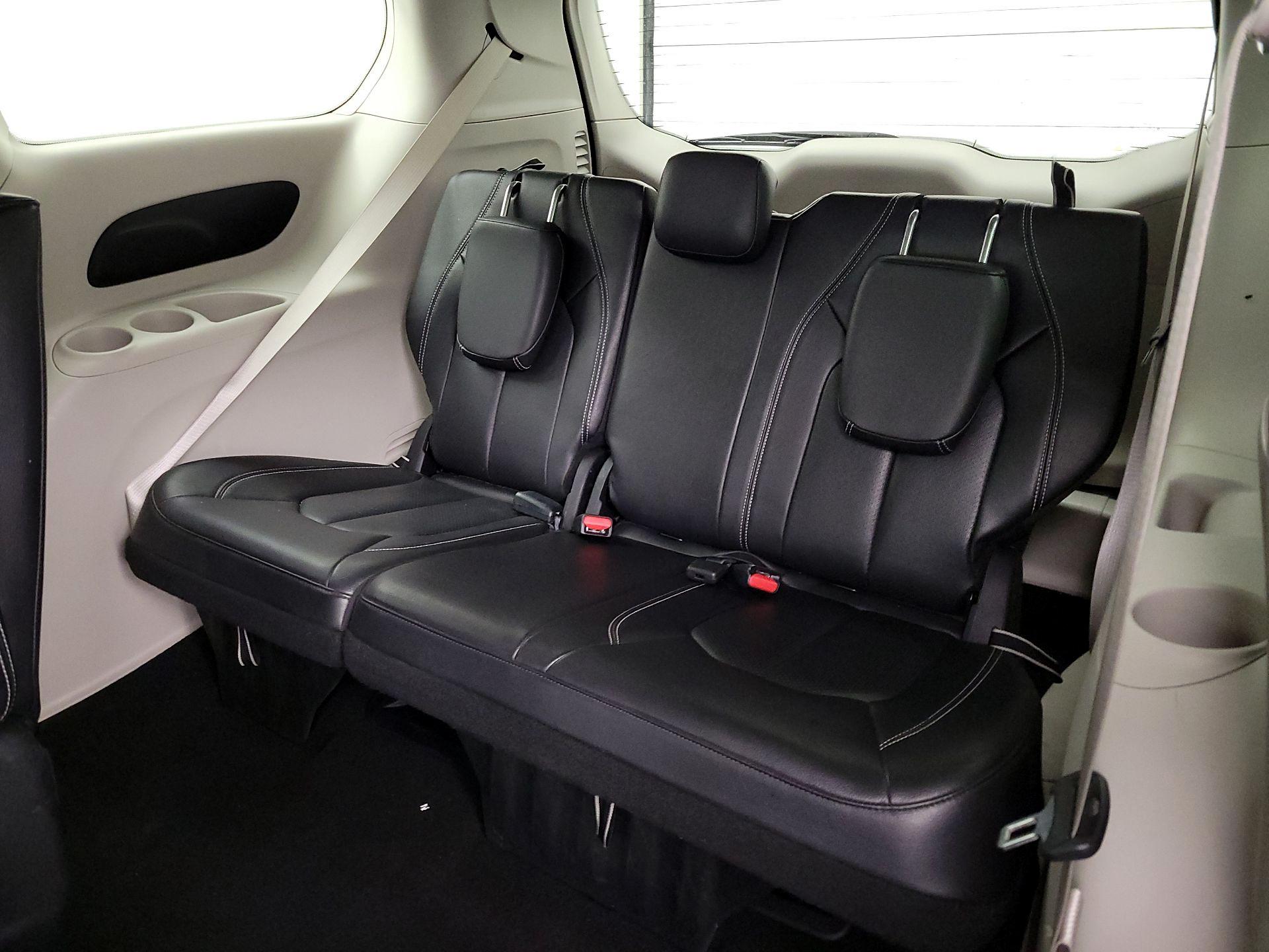 Thumbnail: 2022 Chrysler Pacifica - 20