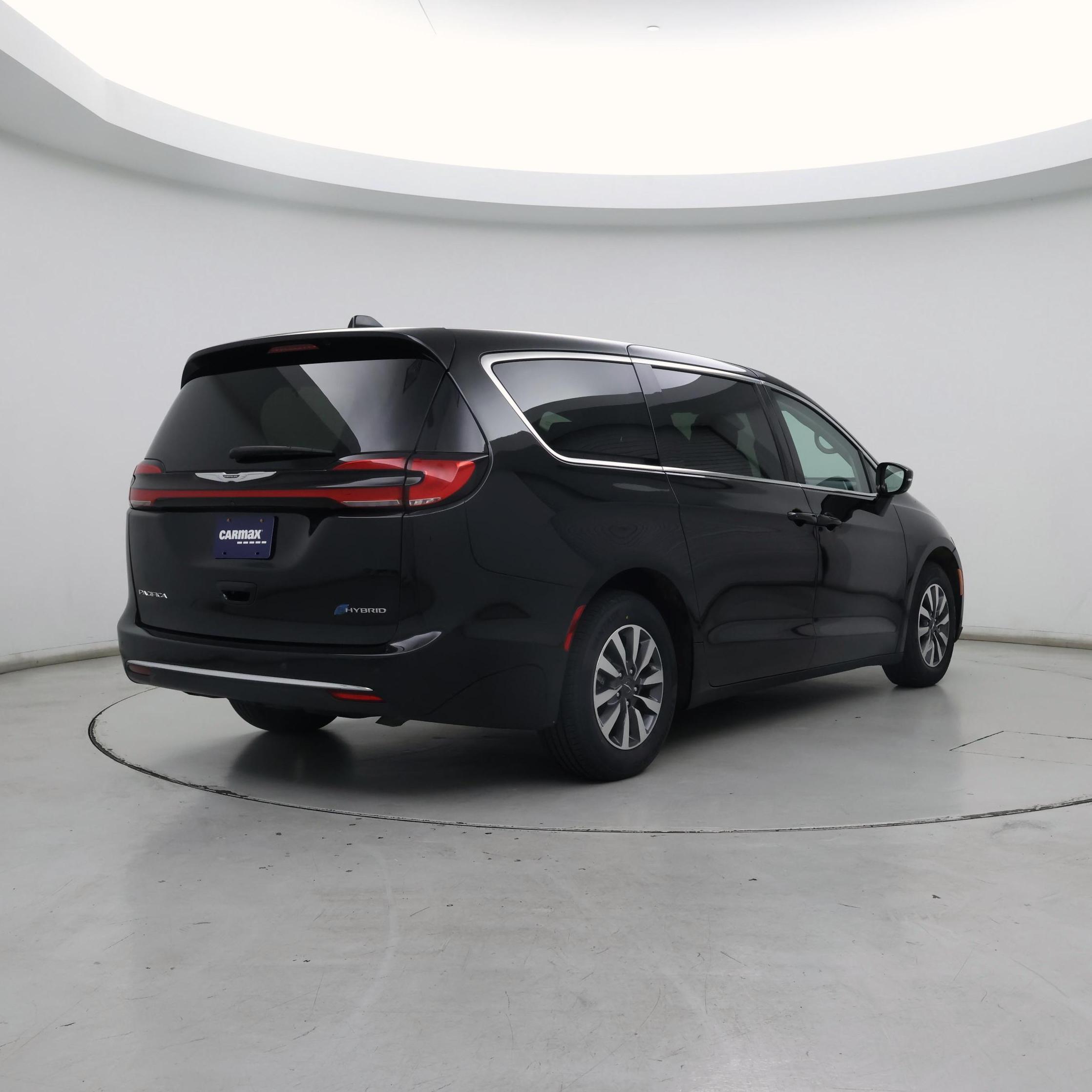 Thumbnail: 2022 Chrysler Pacifica - 8