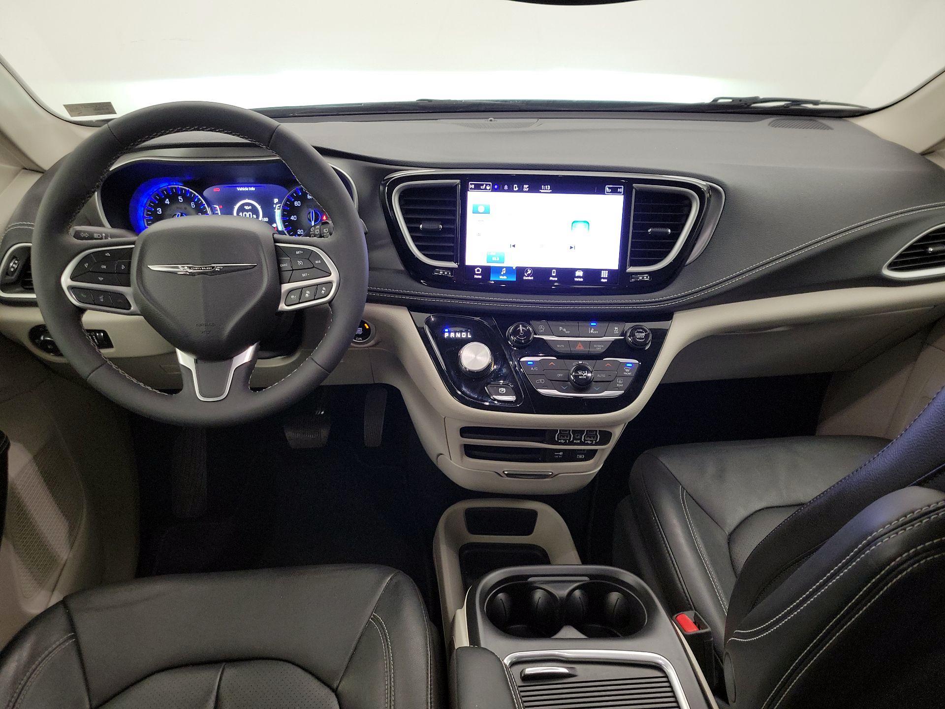 Thumbnail: 2022 Chrysler Pacifica - 9