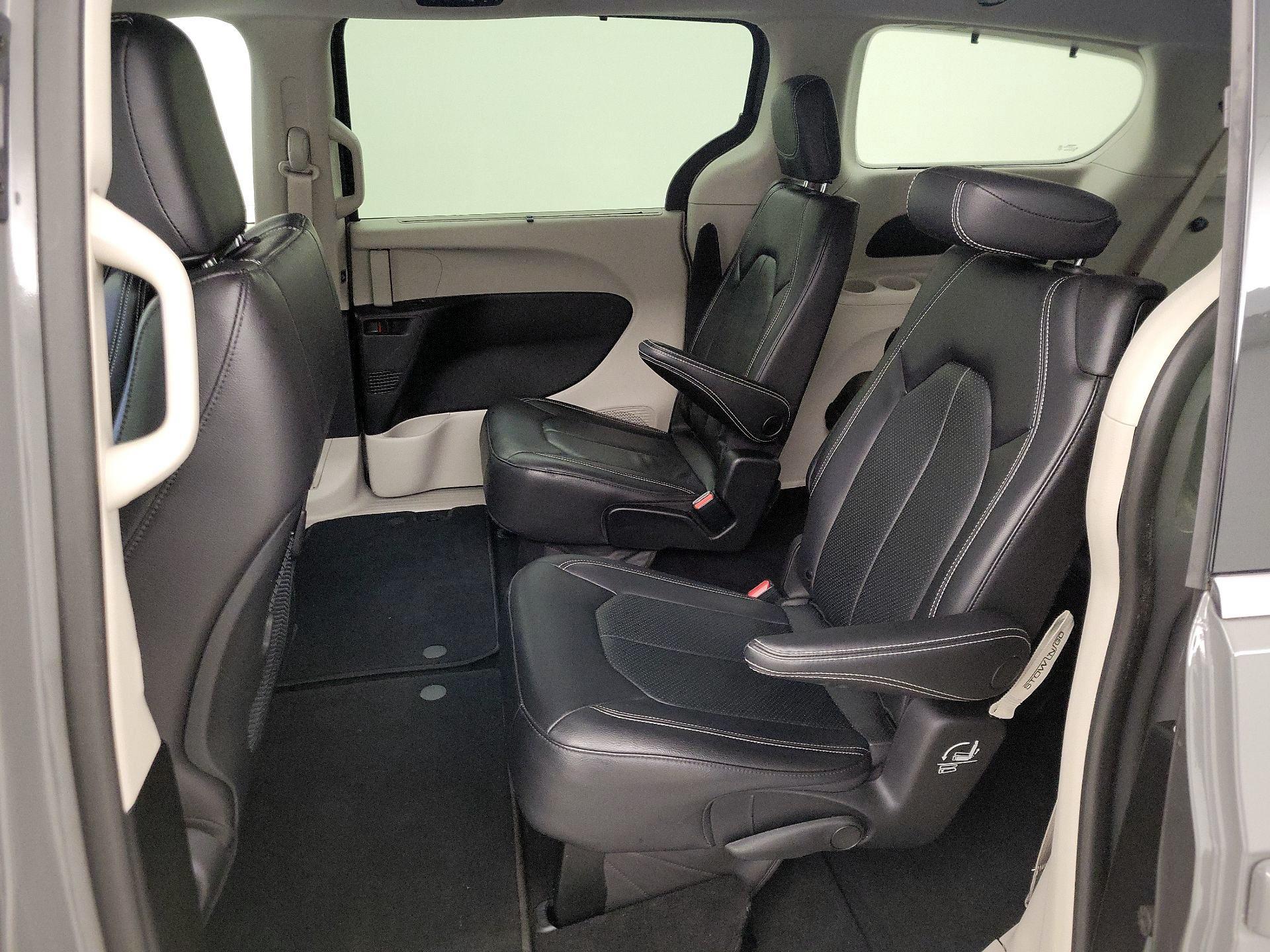 Thumbnail: 2022 Chrysler Pacifica - 19