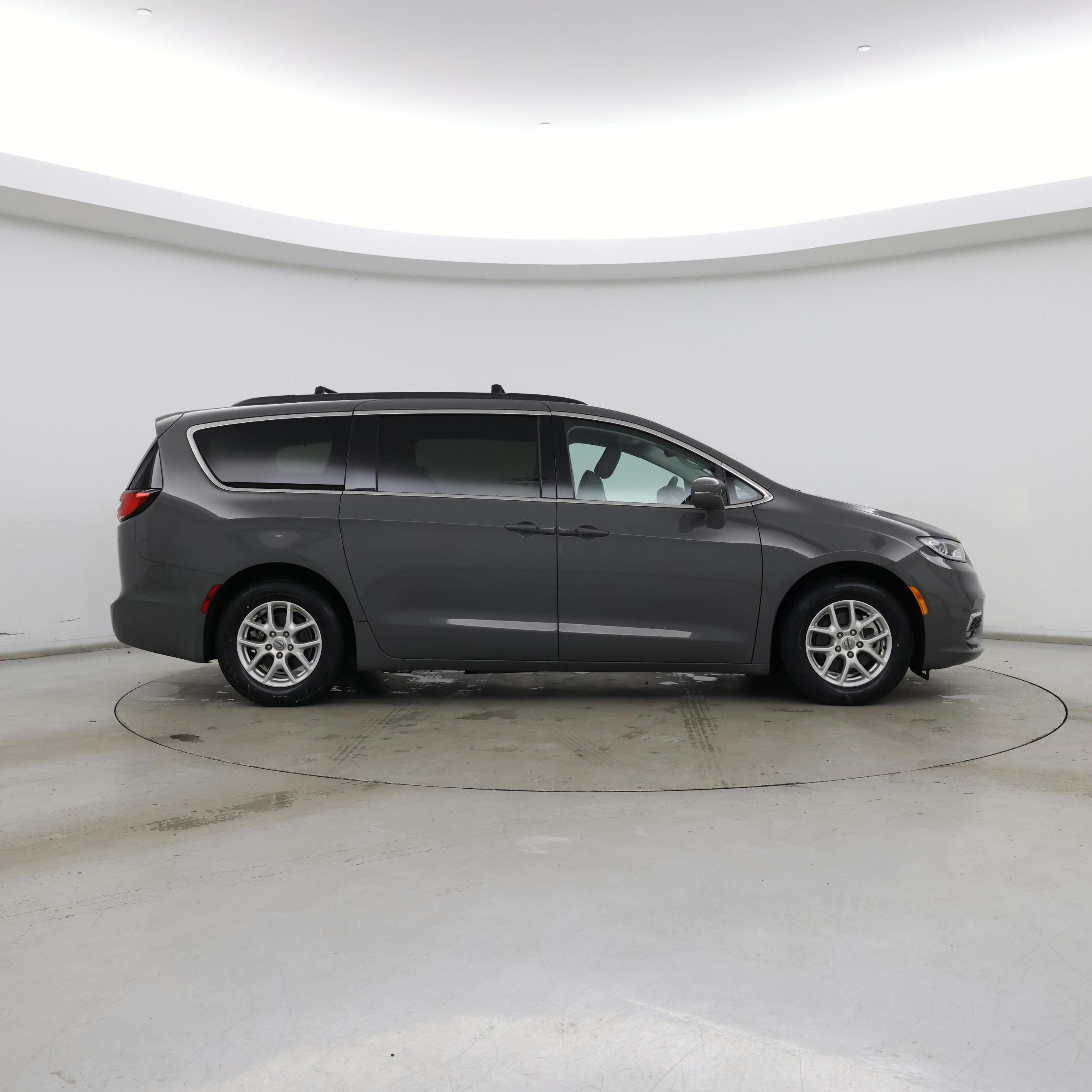 Thumbnail: 2022 Chrysler Pacifica - 7