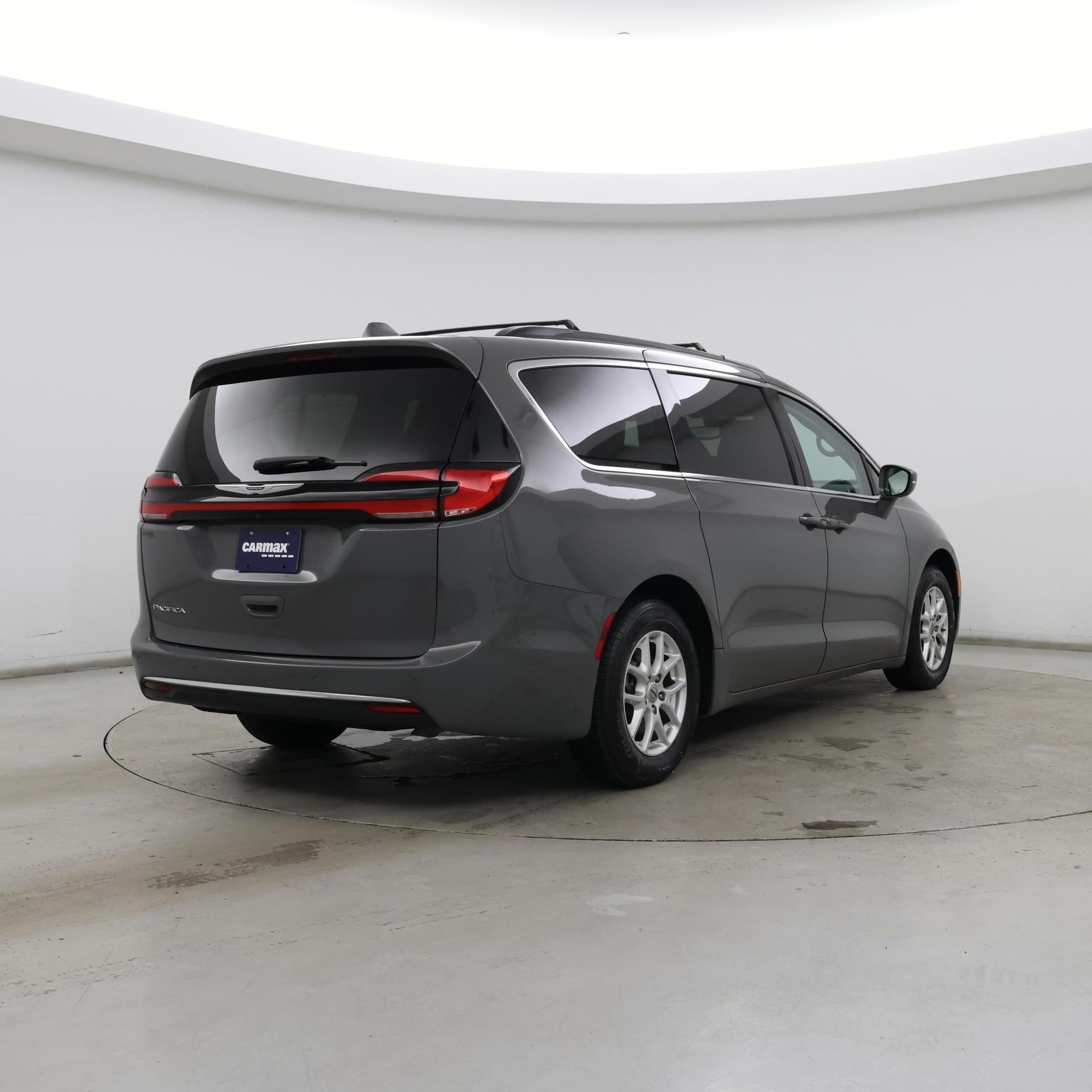 Thumbnail: 2022 Chrysler Pacifica - 8