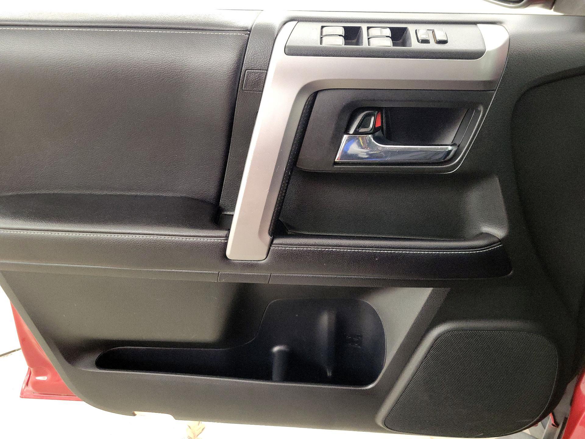 Thumbnail: 2017 Toyota 4Runner - 12