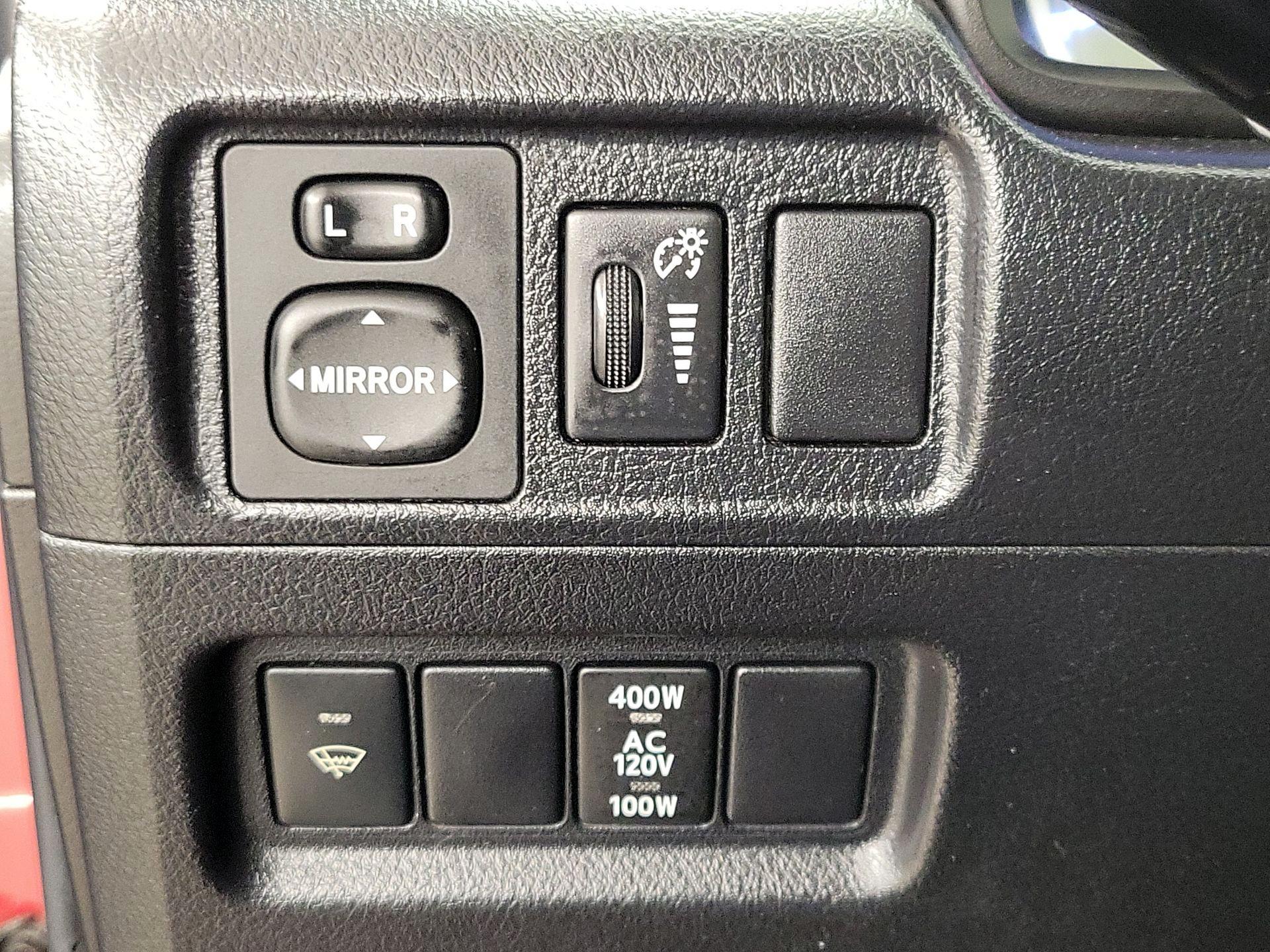 Thumbnail: 2017 Toyota 4Runner - 13