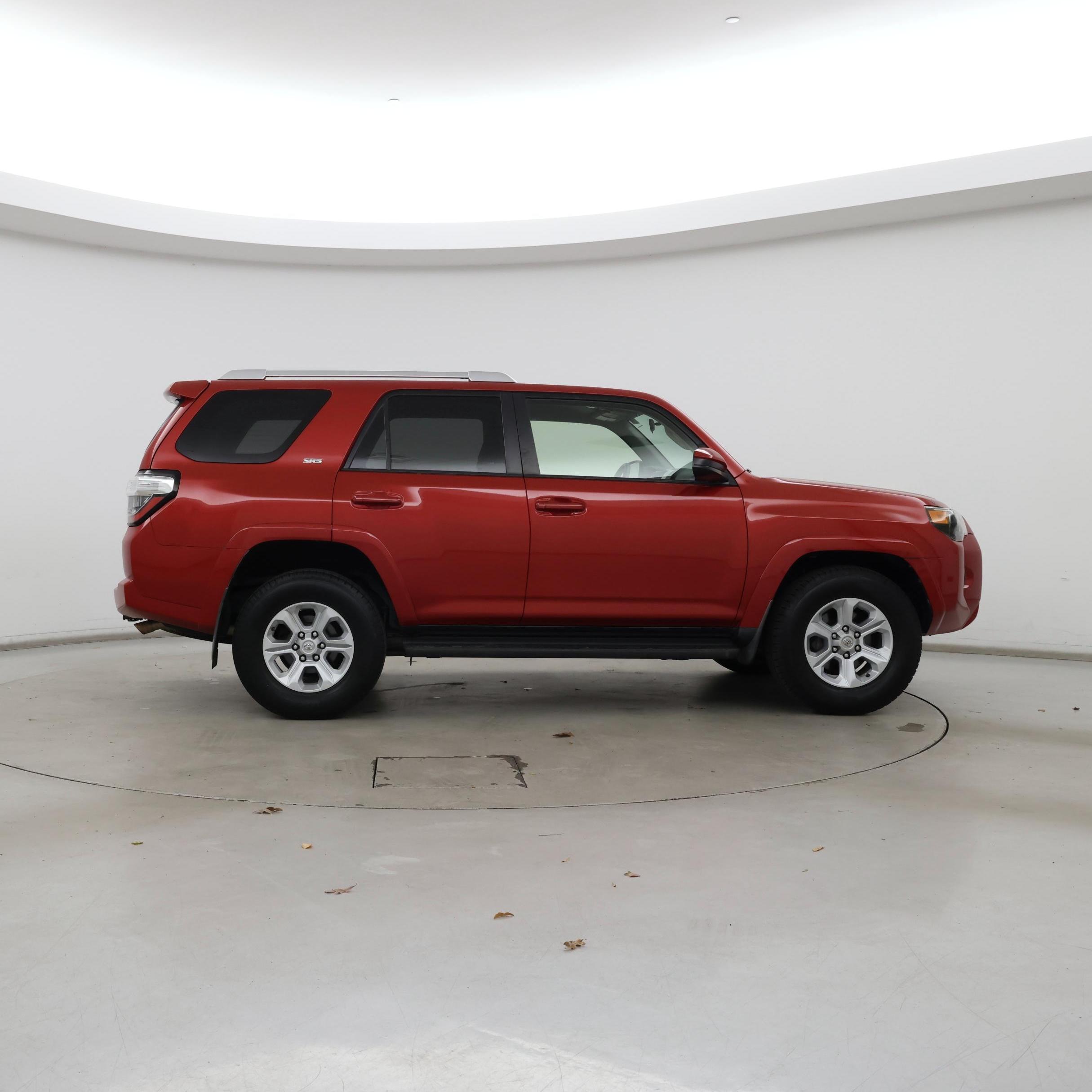 Thumbnail: 2017 Toyota 4Runner - 7