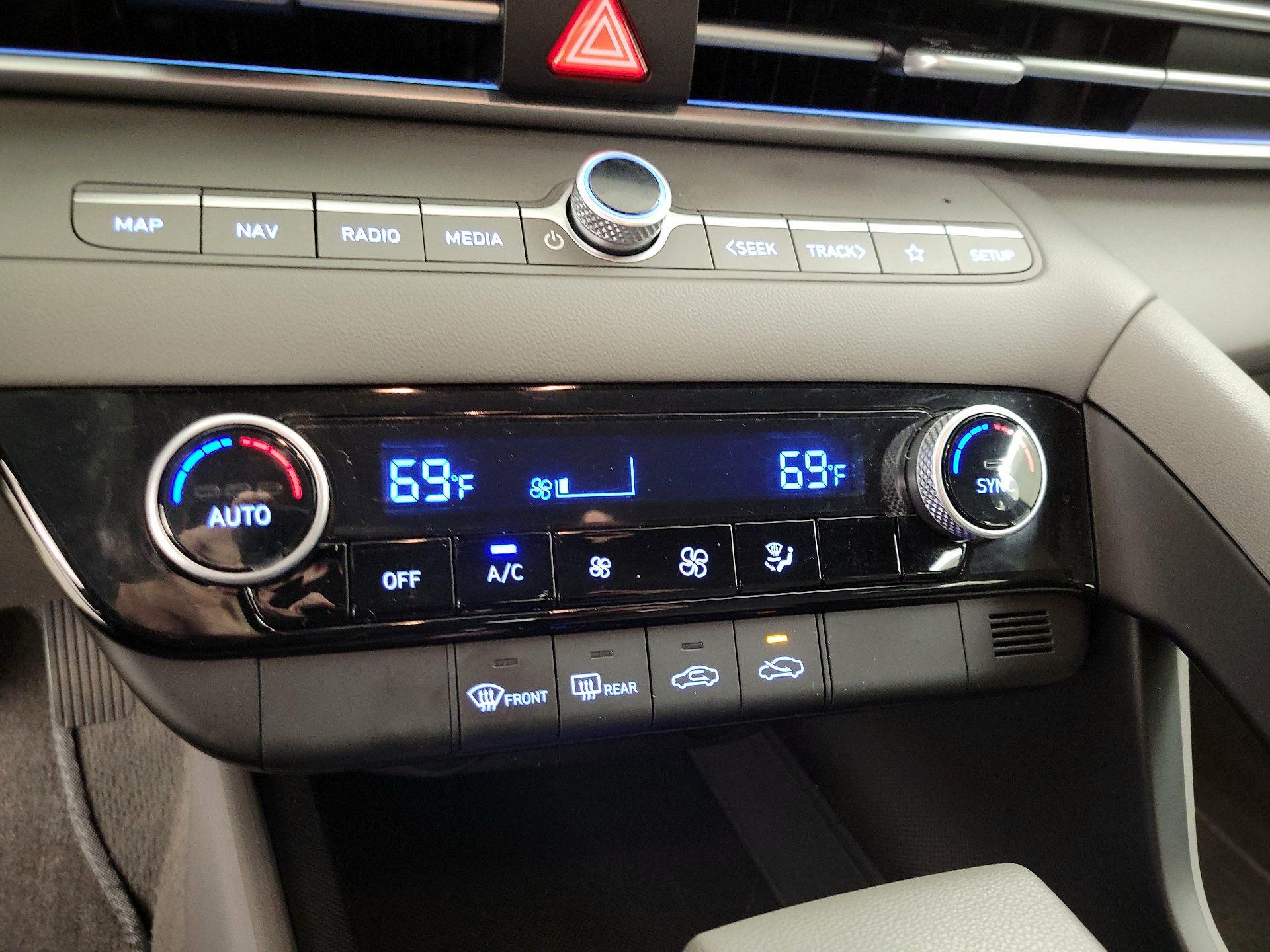 Thumbnail: 2024 Hyundai Elantra - 17