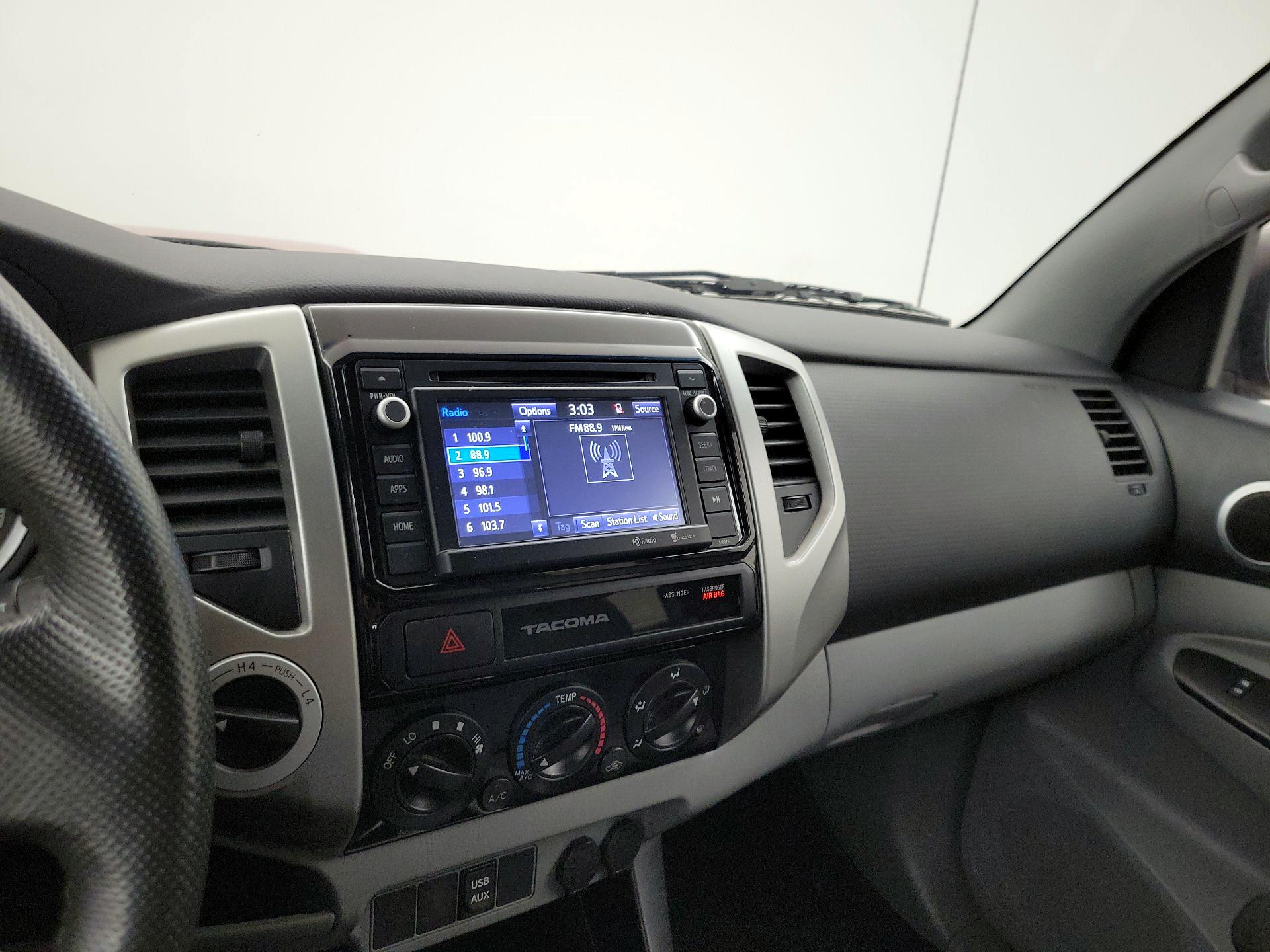 Thumbnail: 2015 Toyota Tacoma - 15