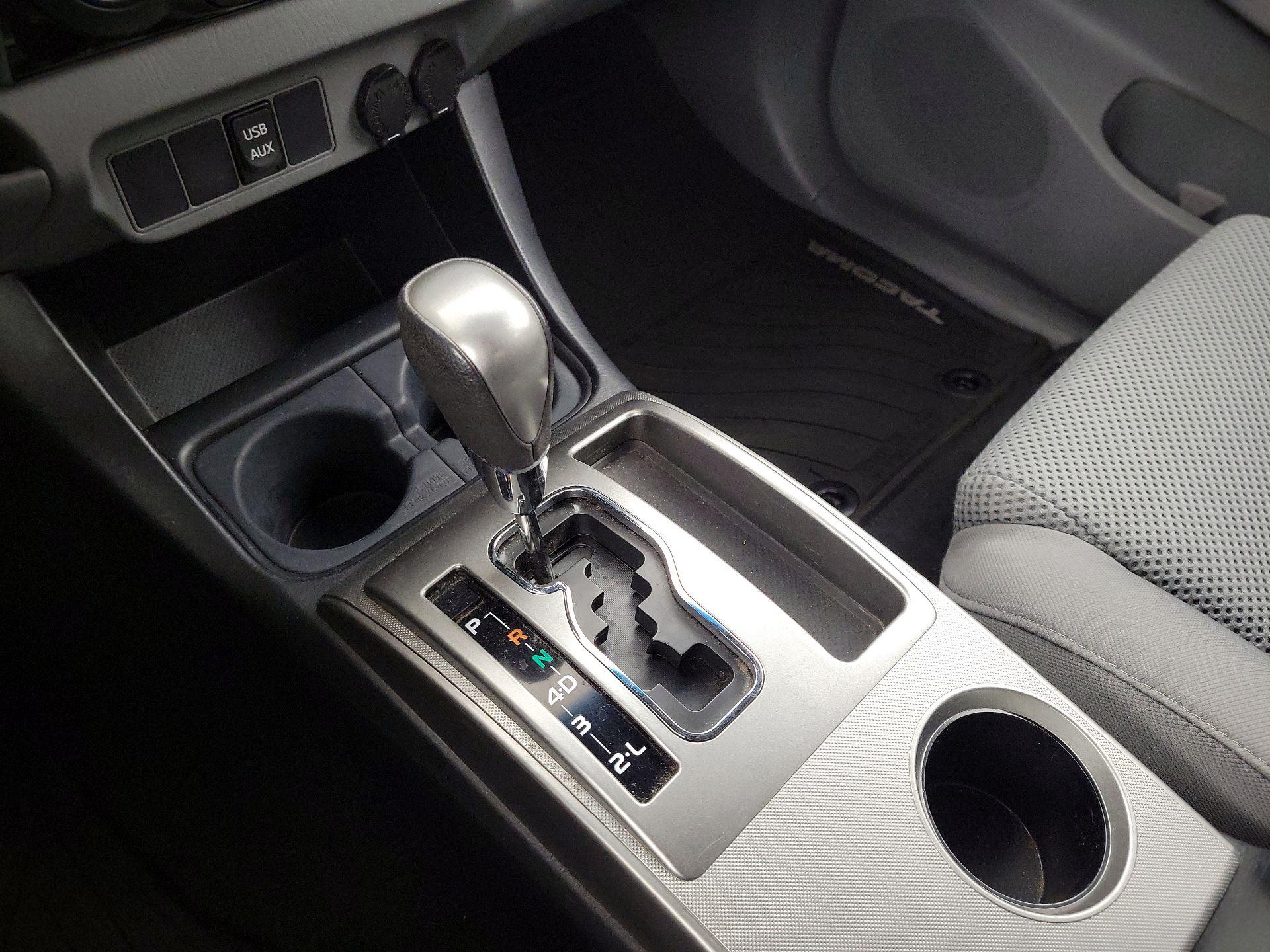 Thumbnail: 2015 Toyota Tacoma - 17